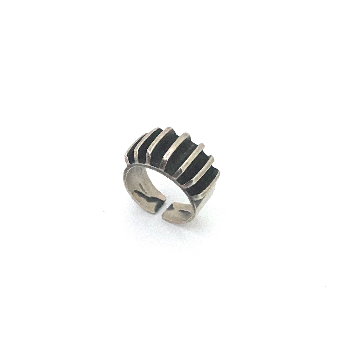 detail Anna Greta Eker Plus Studios Norway Design vintage silver ridges ring Scandinavian Modernist jewelry design