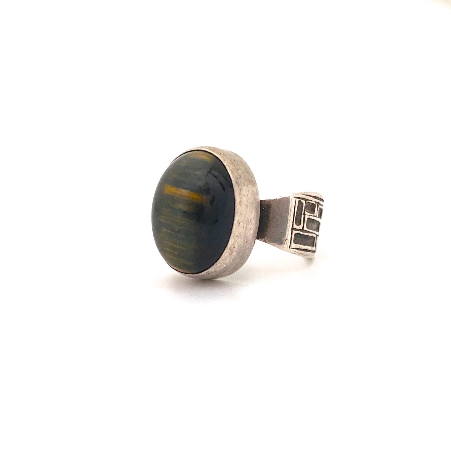 detail Bernard Chaudron Canada vintage silver falcons eye ring Canadian Modernist jewelry design