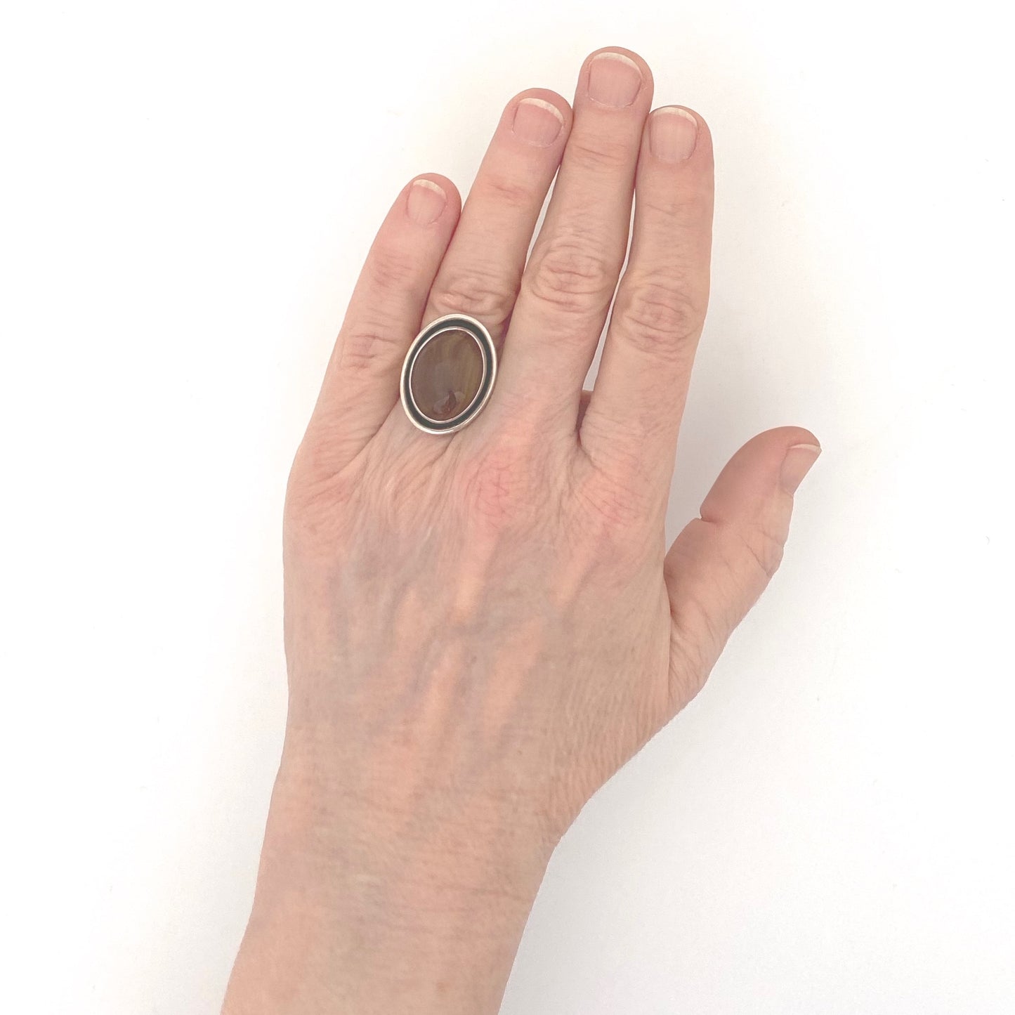 scale Darla Hesse Canada vintage silver banded agate ring Canadian Modernist jewelry design