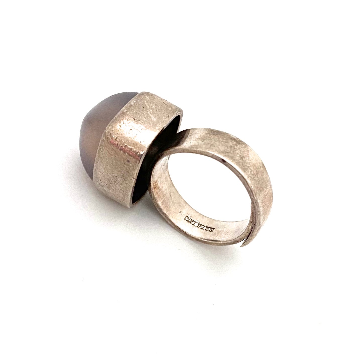 Elis Kauppi for Kupittaan Kulta rose / lavender chalcedony ring
