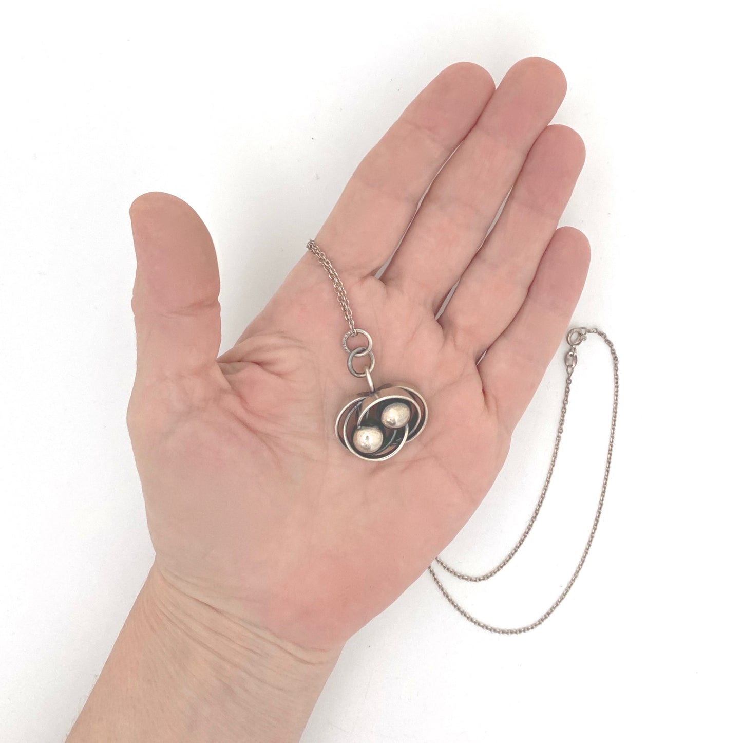 scale Elis Kauppi Kupittaan Kulta Finland vintage silver spheres pendant necklace Scandinavian Modernist jewelry design