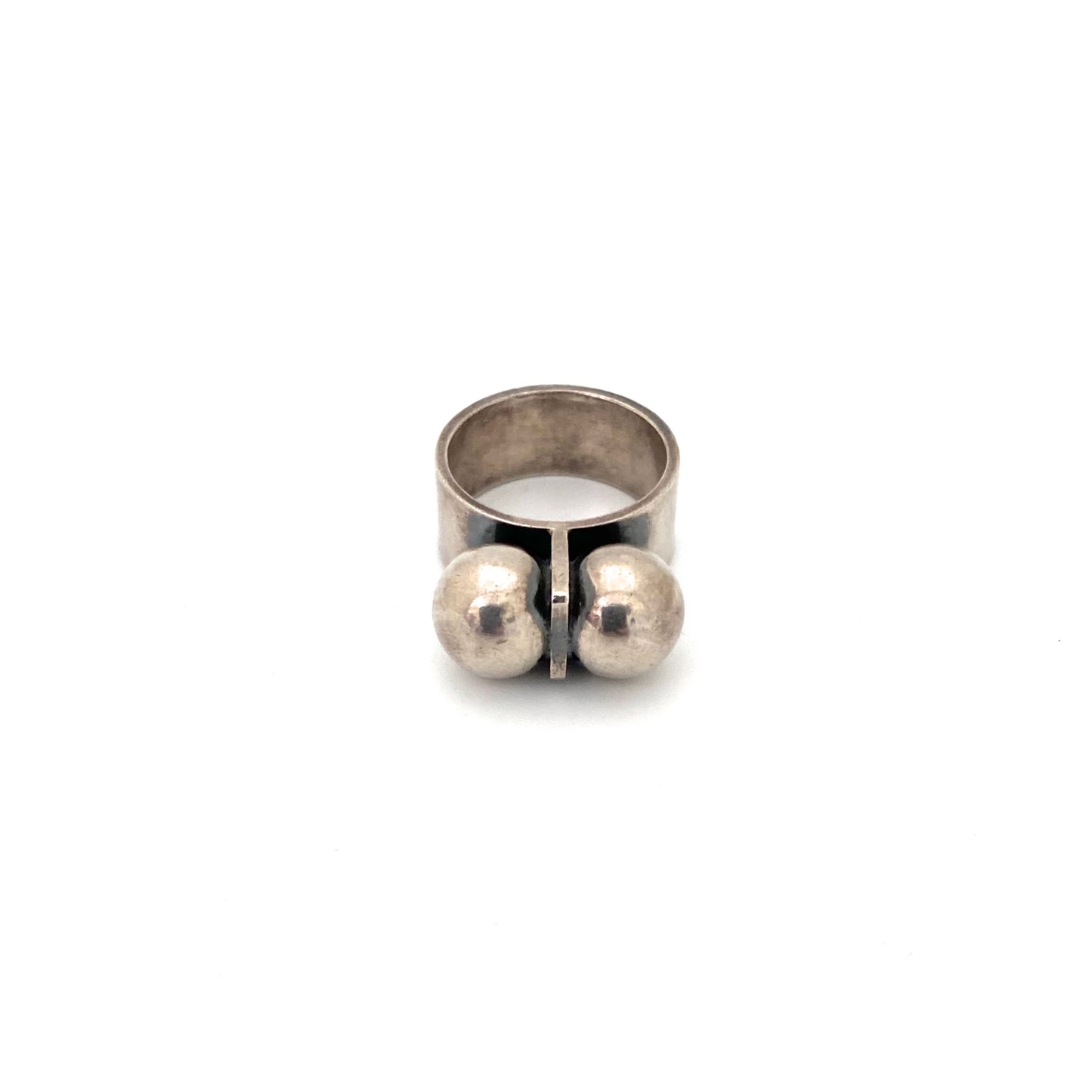 detail Elis Kauppi Kupittaan Kulta Finland vintage silver spheres ring Scandinavian Modernist jewelry design