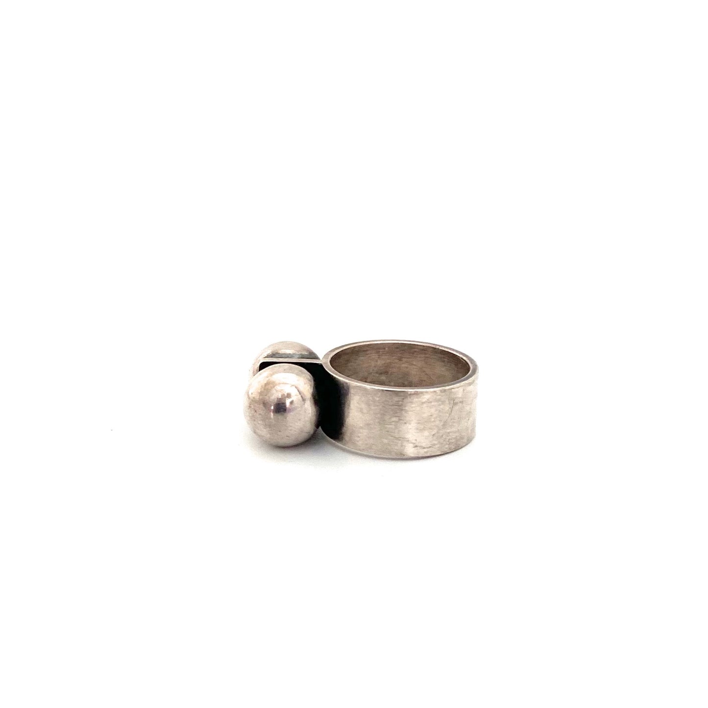 Elis Kauppi 2 spheres ring