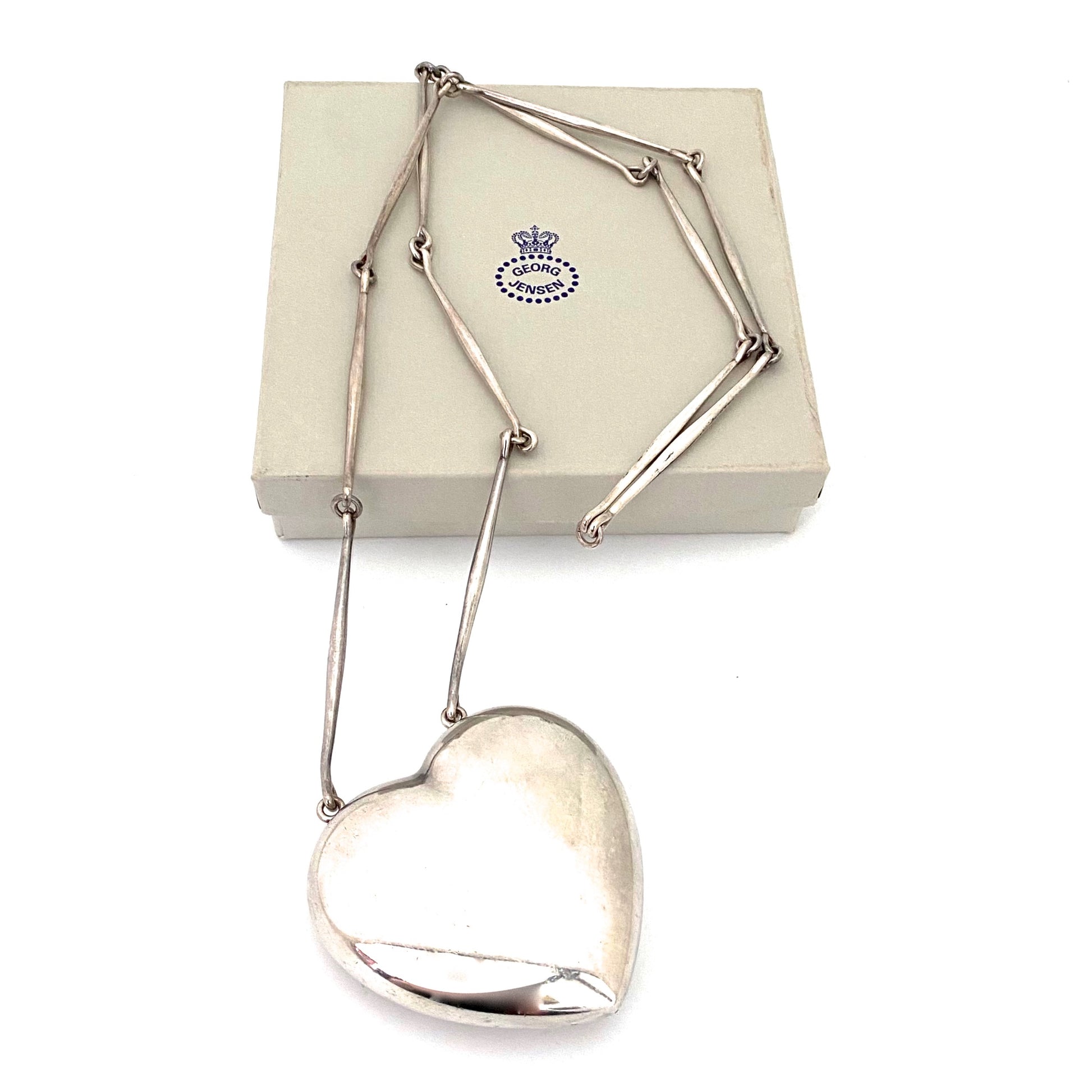 detail Georg Jensen Denmark vintage silver large heart 'Joy' necklace 126 by Astrid Fog Scandinavian Modernist jewelry design