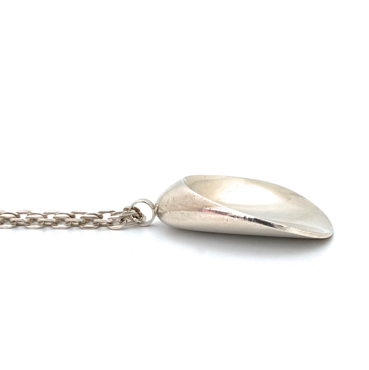 profile Georg Jensen Denmark vintage silver shell pendant necklace 328 Nanna Ditzel Scandinavian Modernist jewelry design