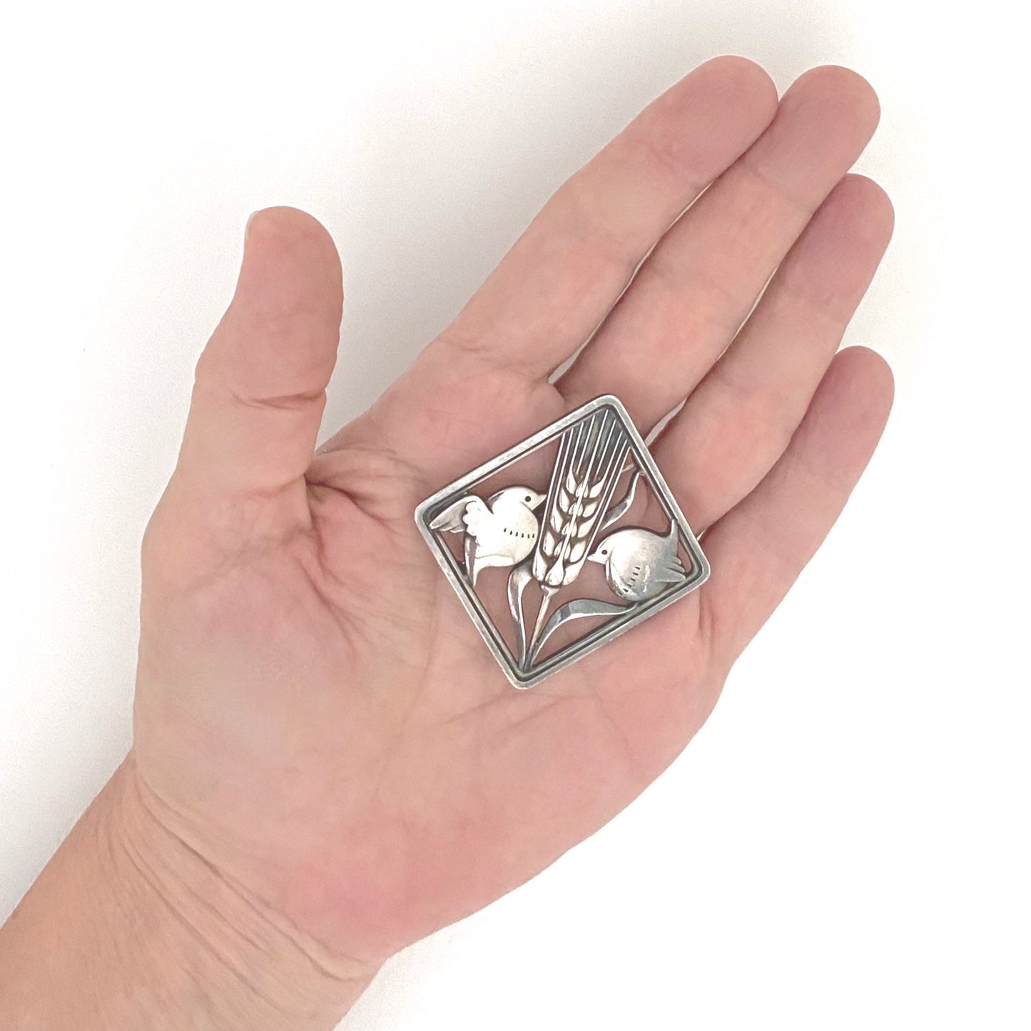 scale Georg Jensen Wendel Denmark vintage silver birds wheat brooch 250 Arno Malinowski Scandinavian Modernist jewelry design