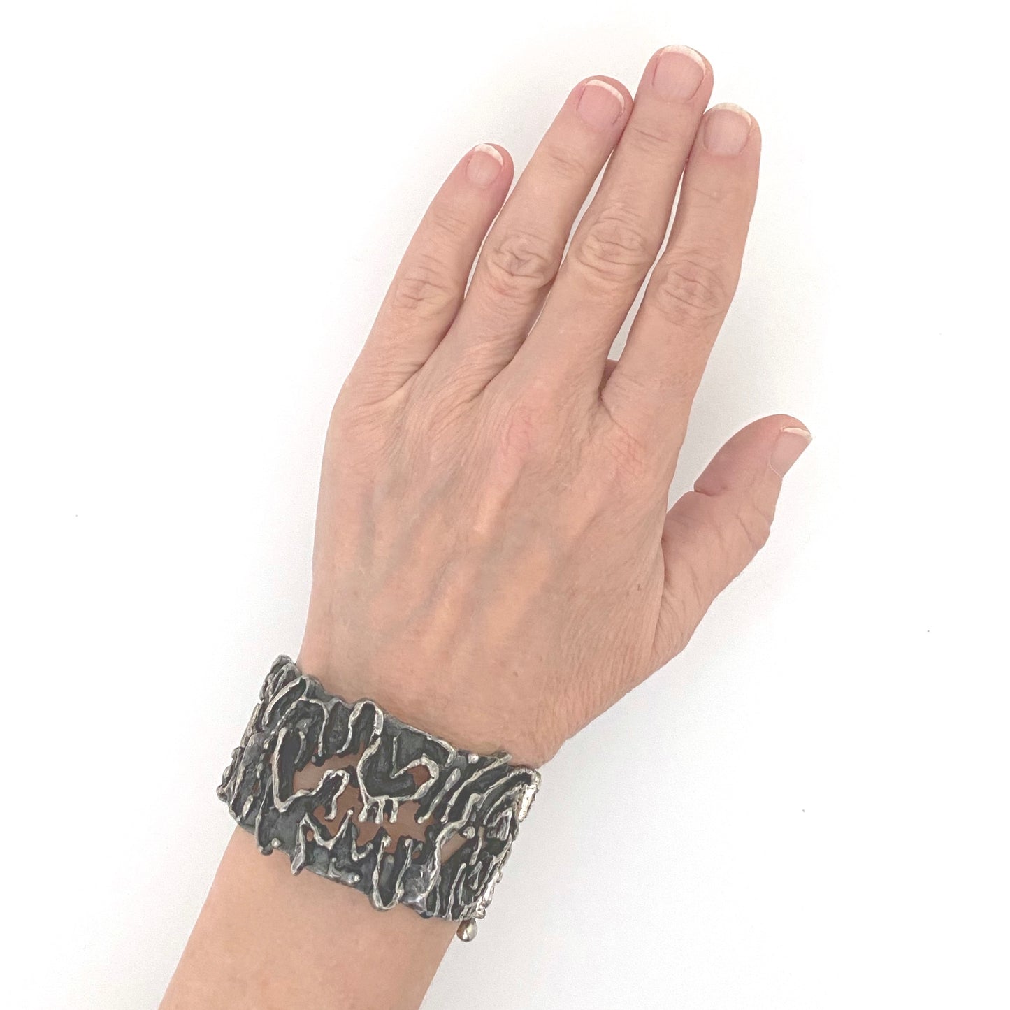 scale Guy Vidal Canada vintage brutalist pewter sculptural openwork hinged bracelet Canadian jewelry design