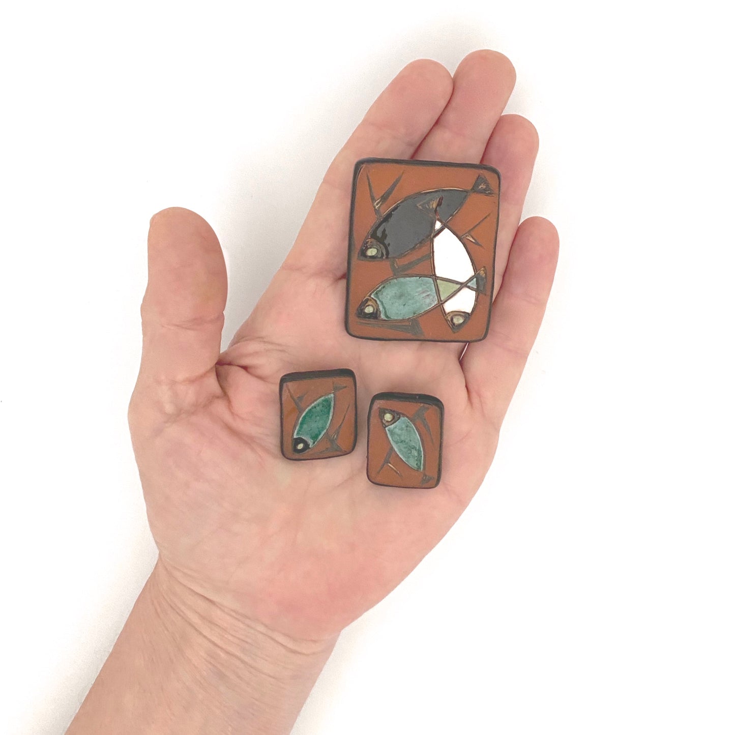 scale Fyrbo Denmark vintage ceramic fish brooch earrings Astrid Tjalk Scandinavian Modernist jewelry design