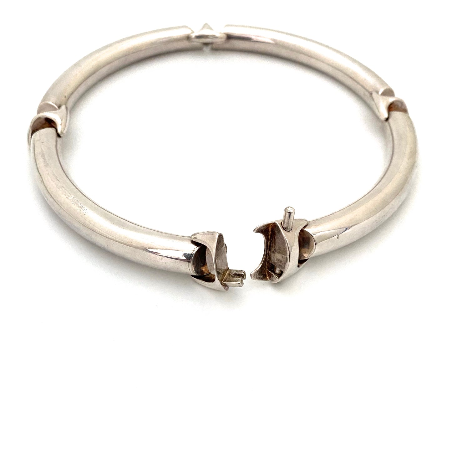 detail vintage silver heavy and thick neck ring necklace Italy postmodern jewelry design