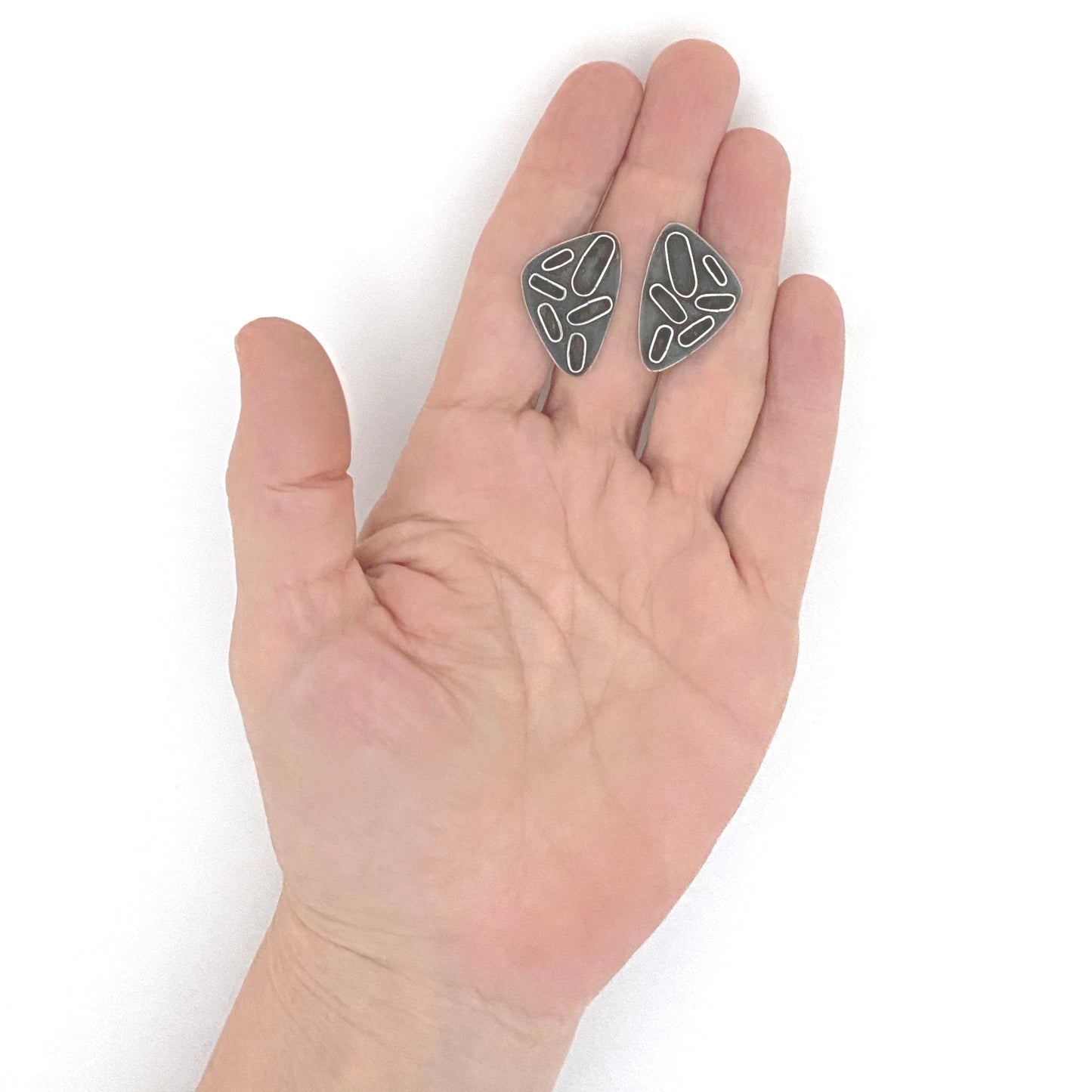 scale Polly Stehman USA vintage silver earrings Modernist jewelry design