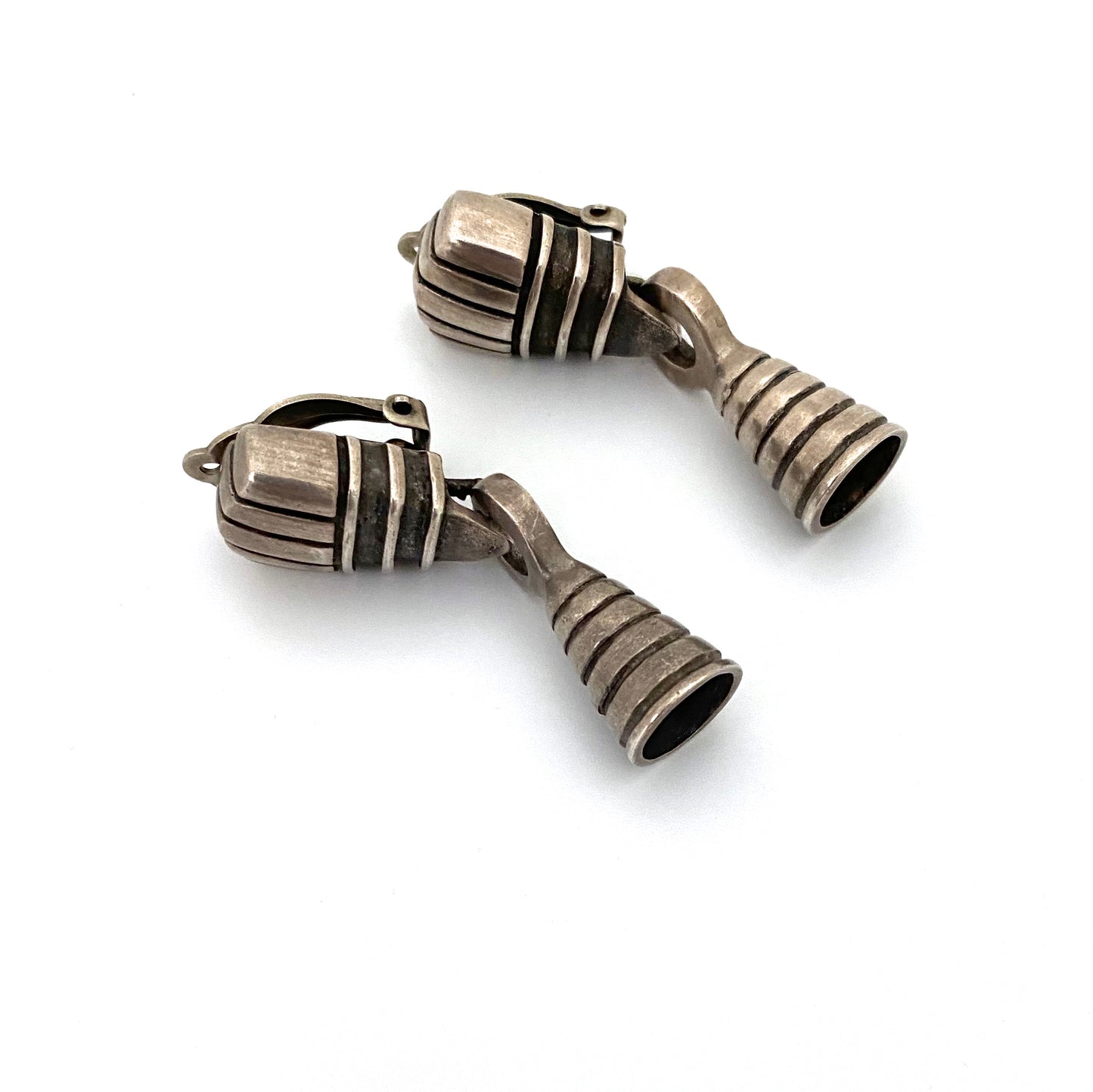 profile Lisa Jenks USA vintage silver large drop earrings clip backs postmodern jewelry design
