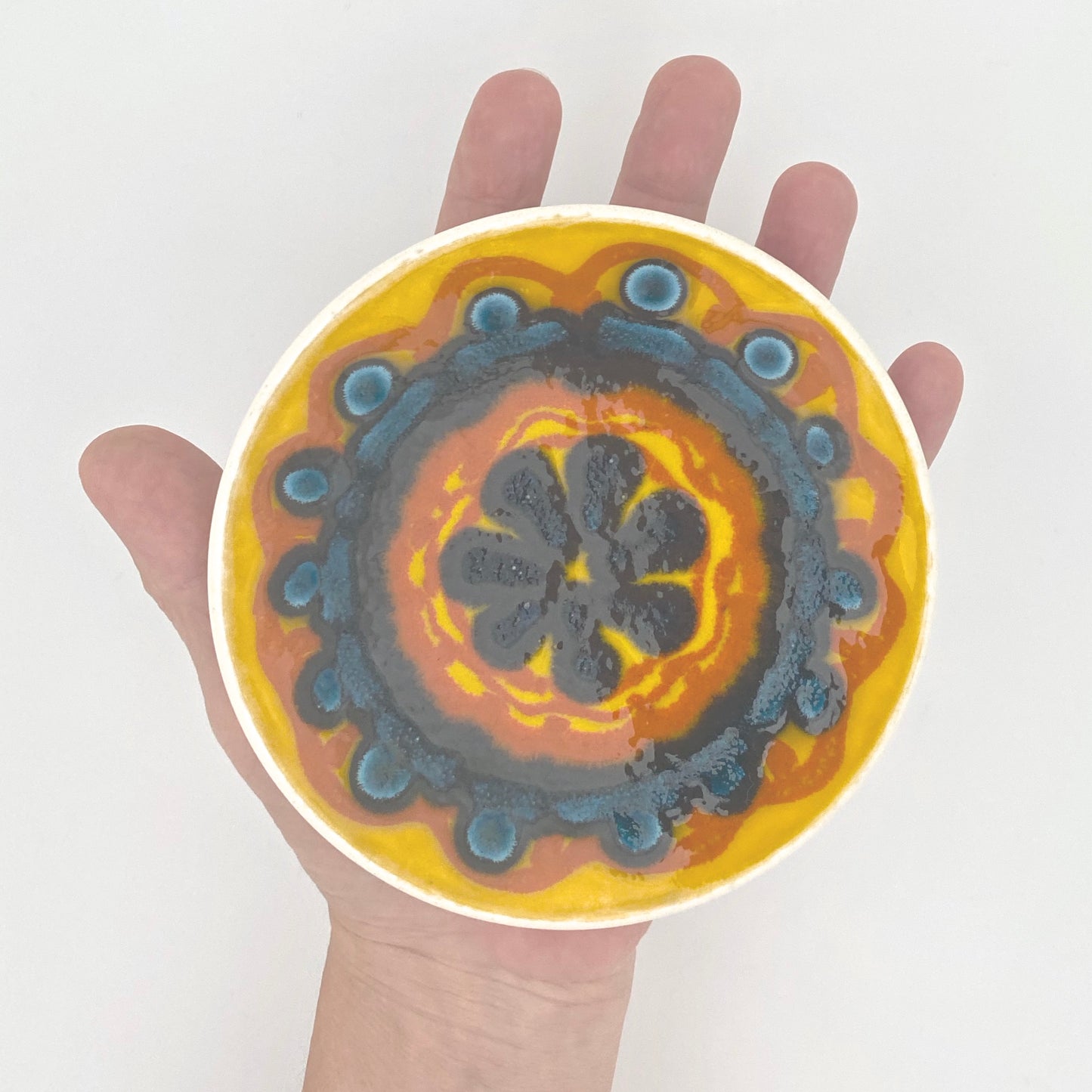 scale Poole Pottery England vintage Delphis plates set of three mid century Modernist design