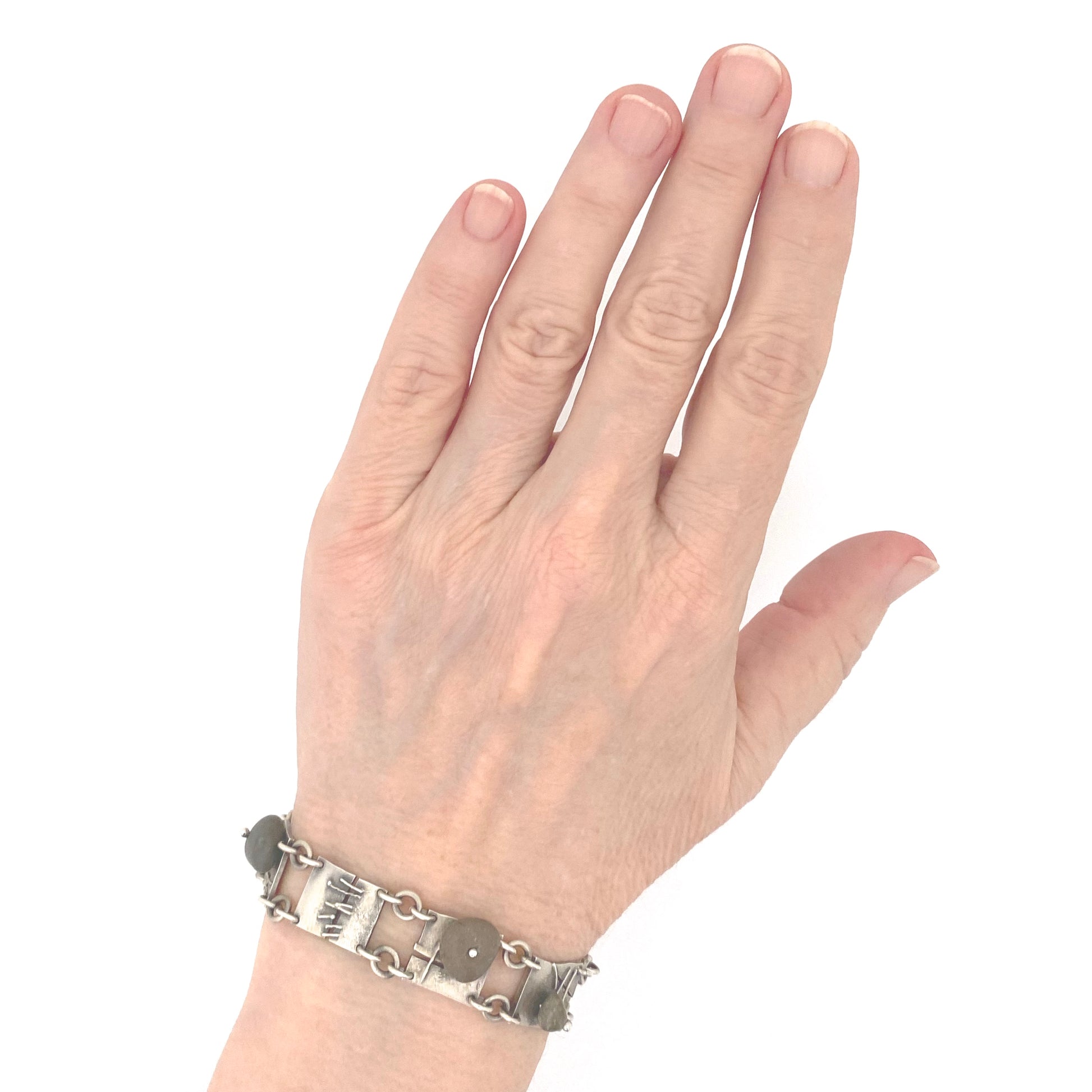 scale Elizabete Ludviks Canada vintage silver and pebbles panel link bracelet hand wrought