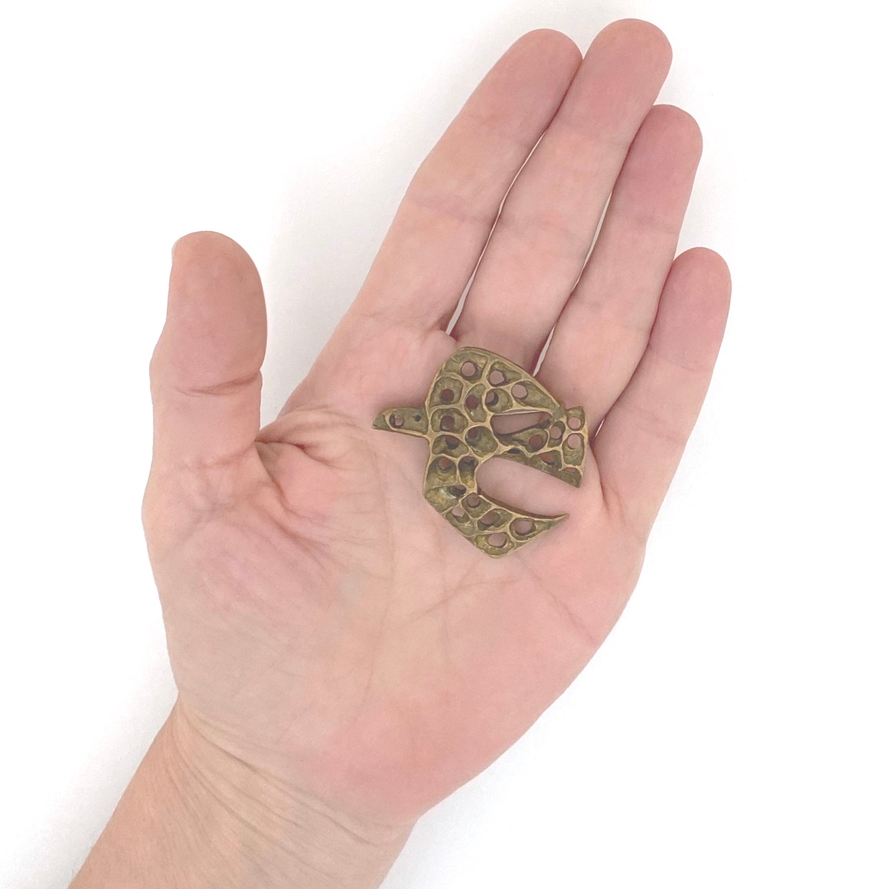 scale Bernard Chaudron Canada vintage brutalist bronze bird brooch Canadian Modernist jewelry design