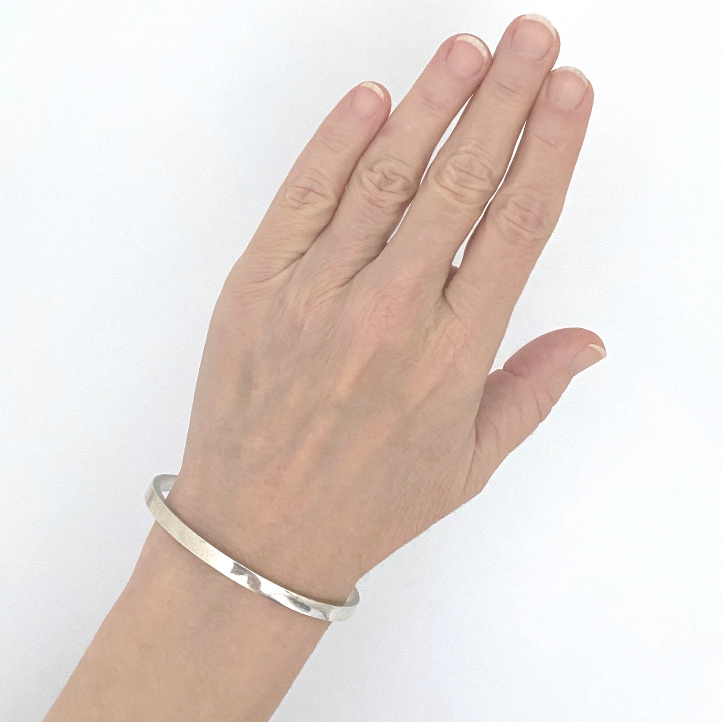 scale Antonio Pineda Taxco Mexico vintage silver plain bangle bracelet Modernist jewelry design