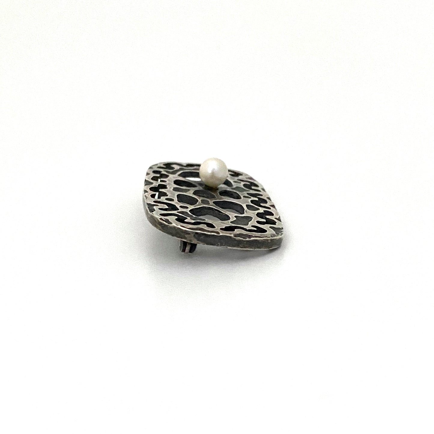 profile Bernard Chaudron Canada vintage sterling silver pearly brutalist openwork brooch Canadian Modernist jewelry design