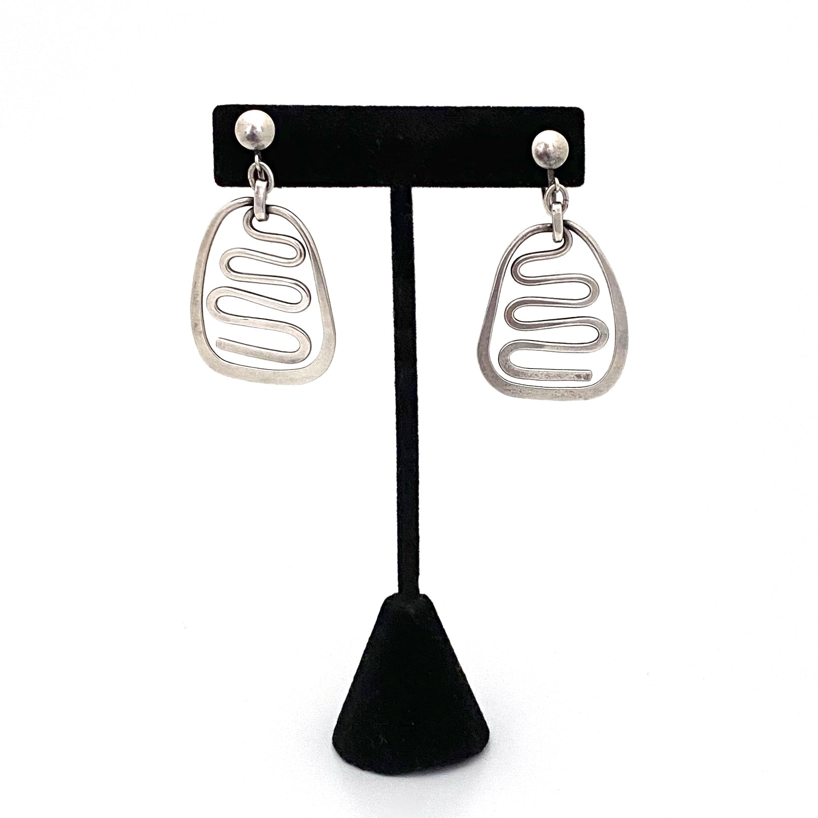 detail Henry Steig USA vintage silver large drop earrings American Modernist jewelry design