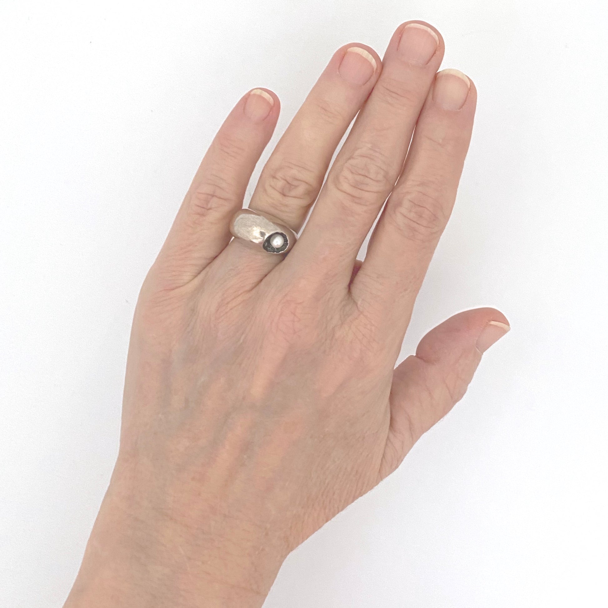 scale vintage silver pearl brutalist ring Modernist jewelry design