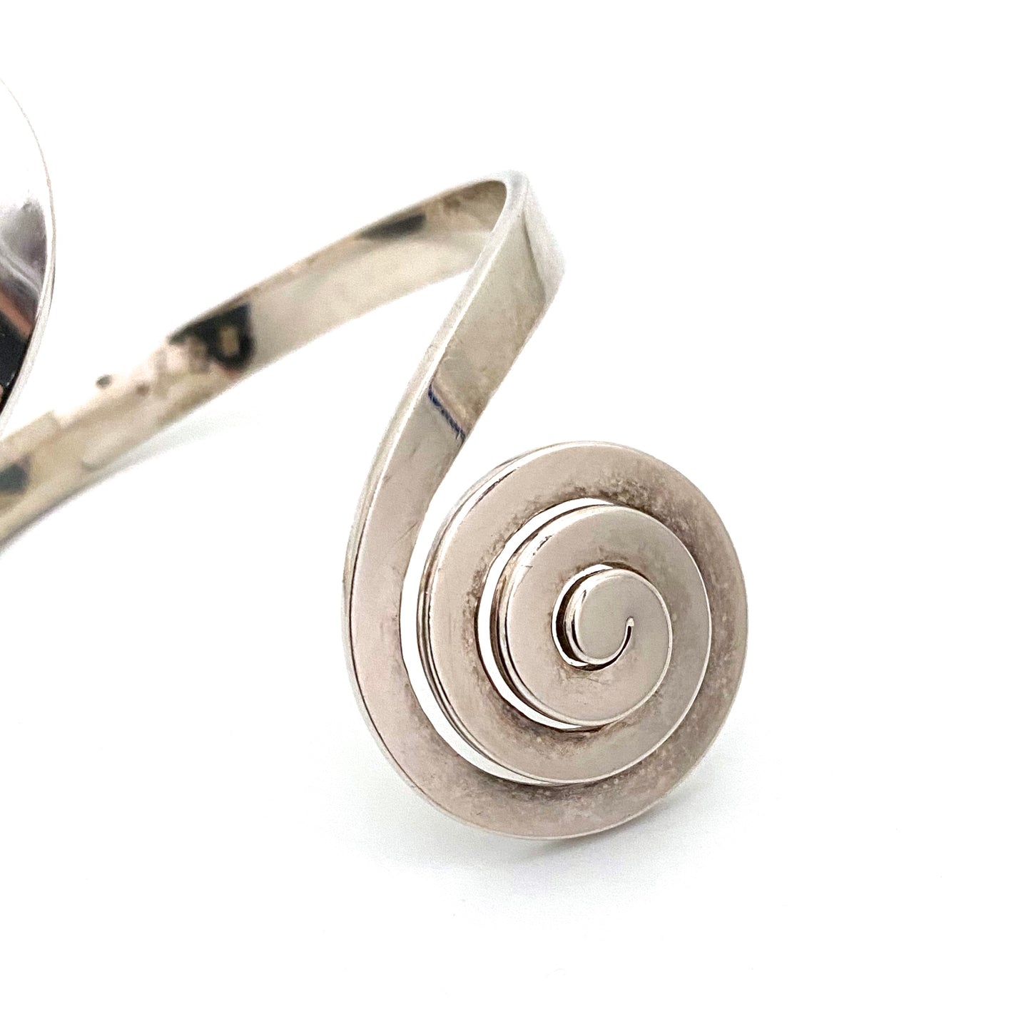detail Puig Doria Spain vintage silver dimensional spirals cuff bracelet Modernist jewelry design