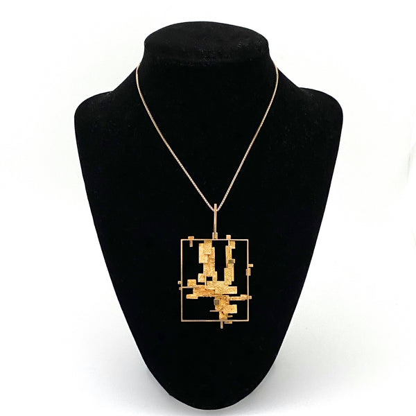detail Hans Gehrig Canada large 18k gold Modernist pendant necklace art jewelry design