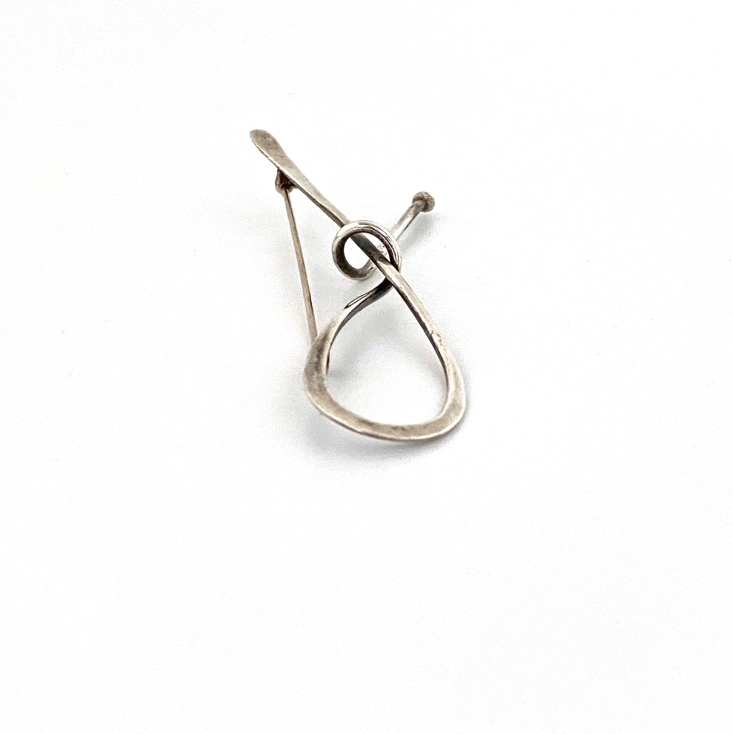 profile Art Smith USA vintage silver large loop brooch American Modernist jewelry design