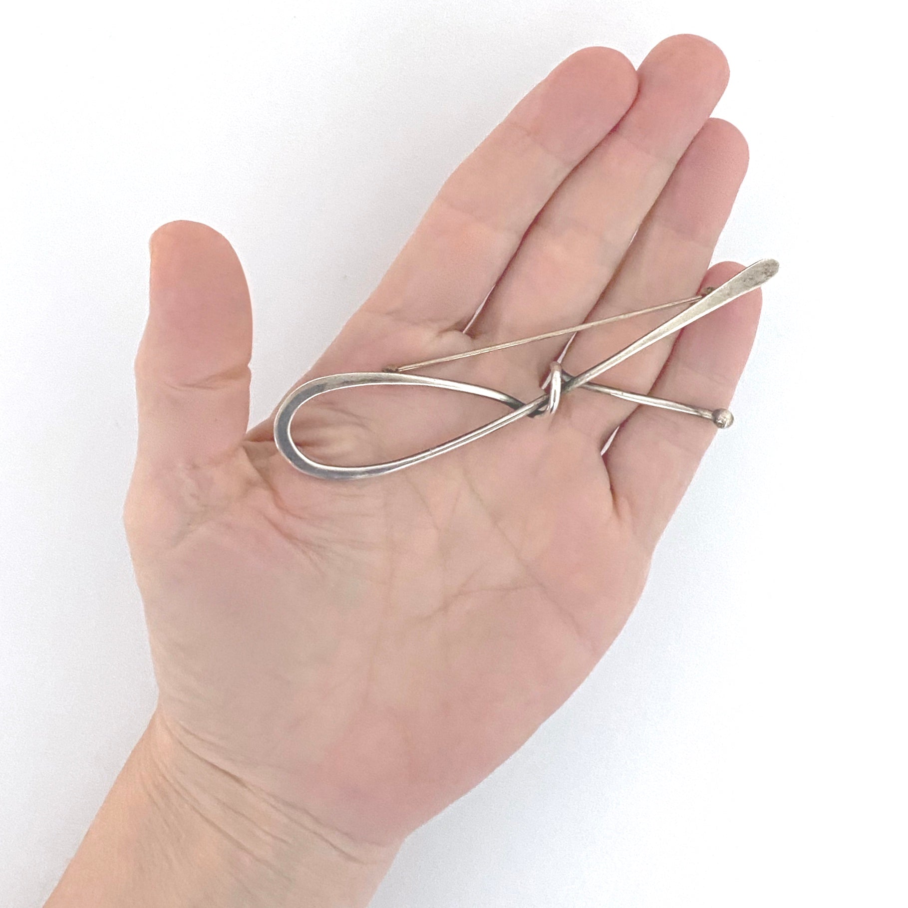 scale Art Smith USA vintage silver large loop brooch American Modernist jewelry design