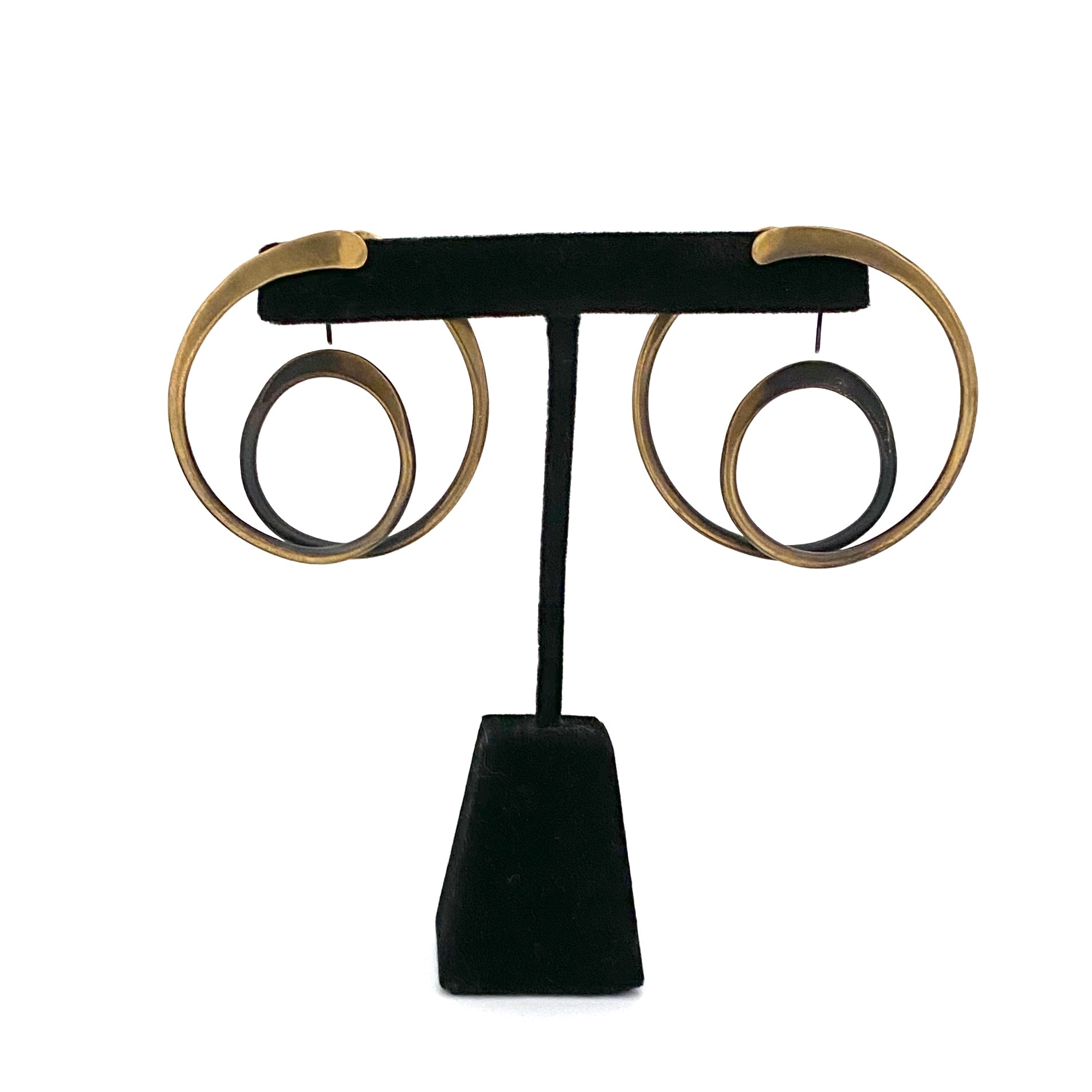 detail Art Smith vintage brass large spiral hoop earrings American Modernist jewelry design