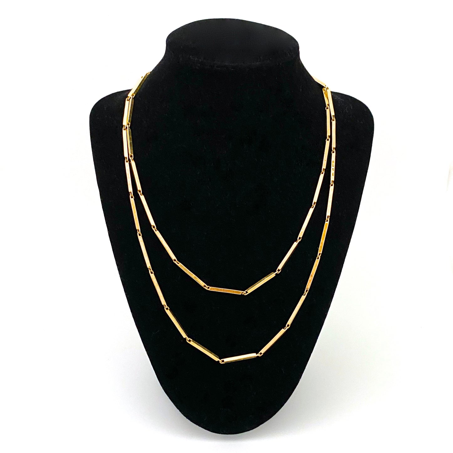 Walter Schluep Canada vintage 18k yellow gold long hammered link chain necklace Modernist art jewelry design on neck stand