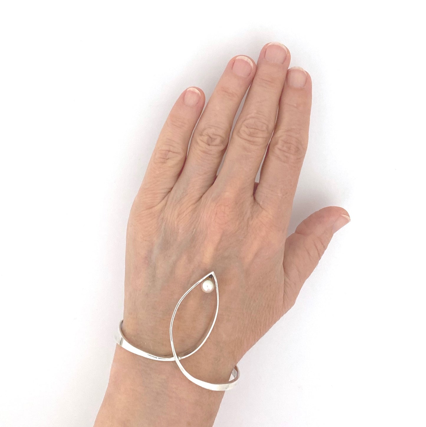 scale Jean Lasnier USA vintage silver pearl cuff bracelet American Modernist jewelry design
