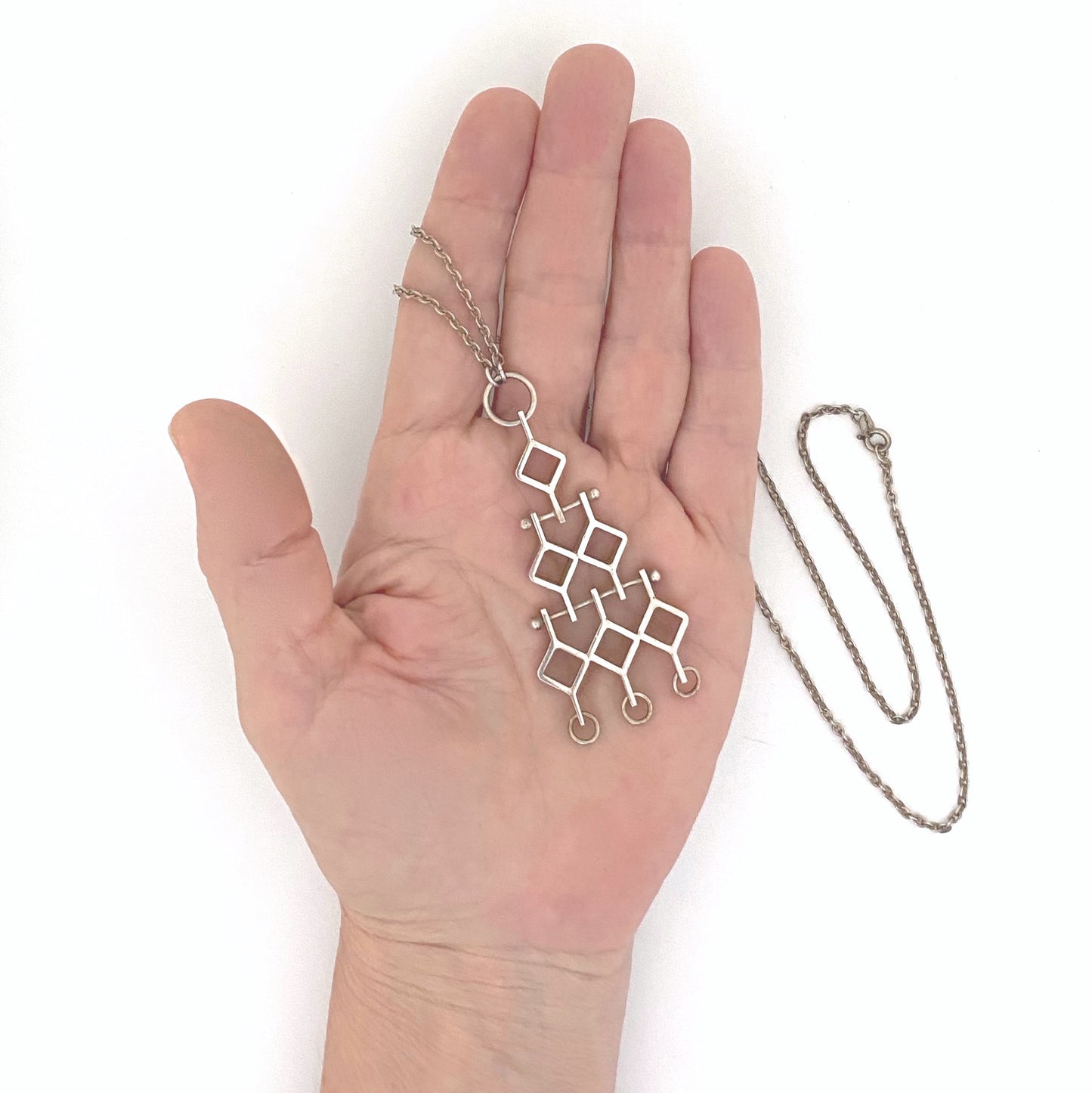 scale Kultateollisuus Finland Jorma Laine silver kinetic pendant necklace Scandinavian Modernist jewelry design