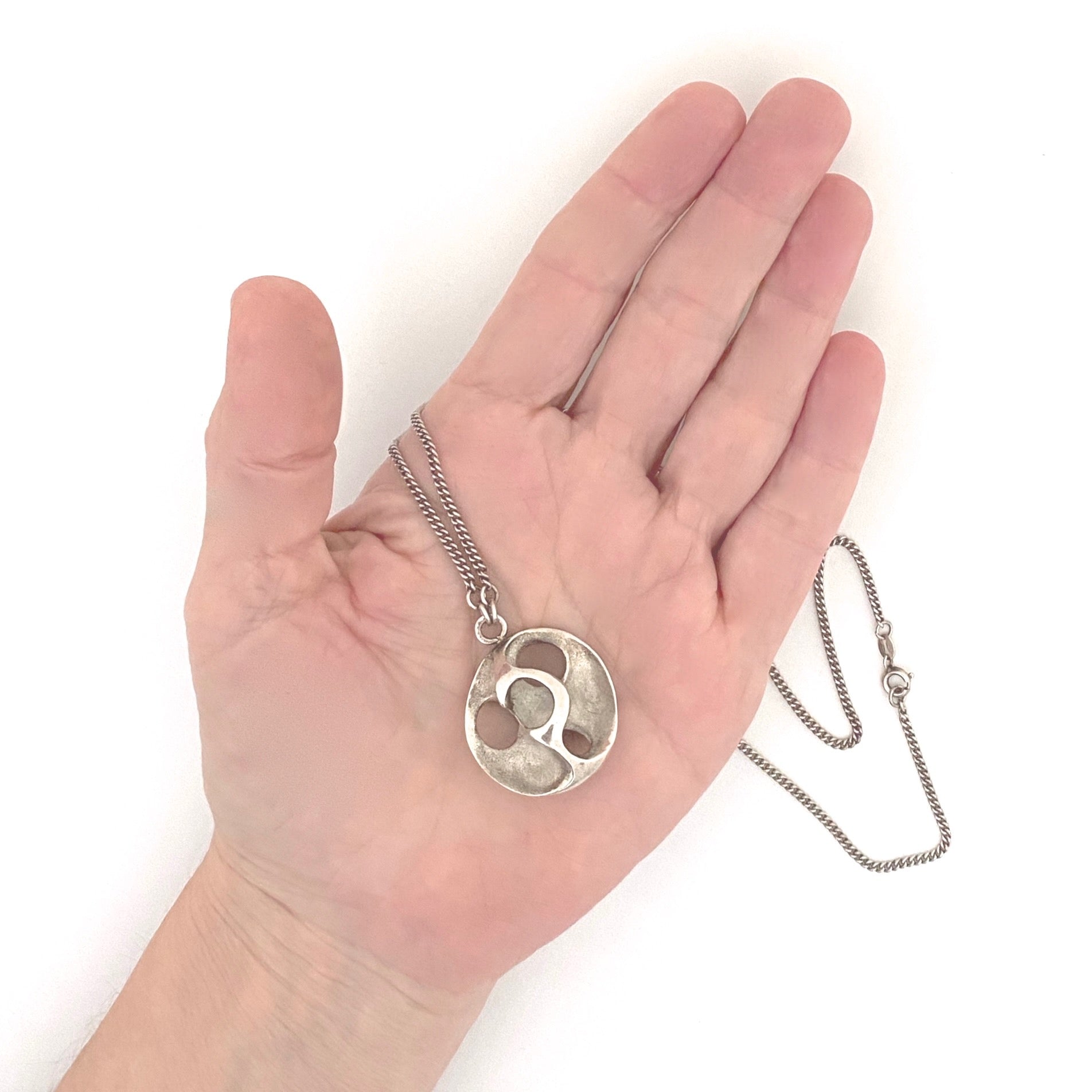 scale Matti Hyvarinen Finland vintage silver sculpted and pierced silver pendant necklace Scandinavian Modernist jewelry design