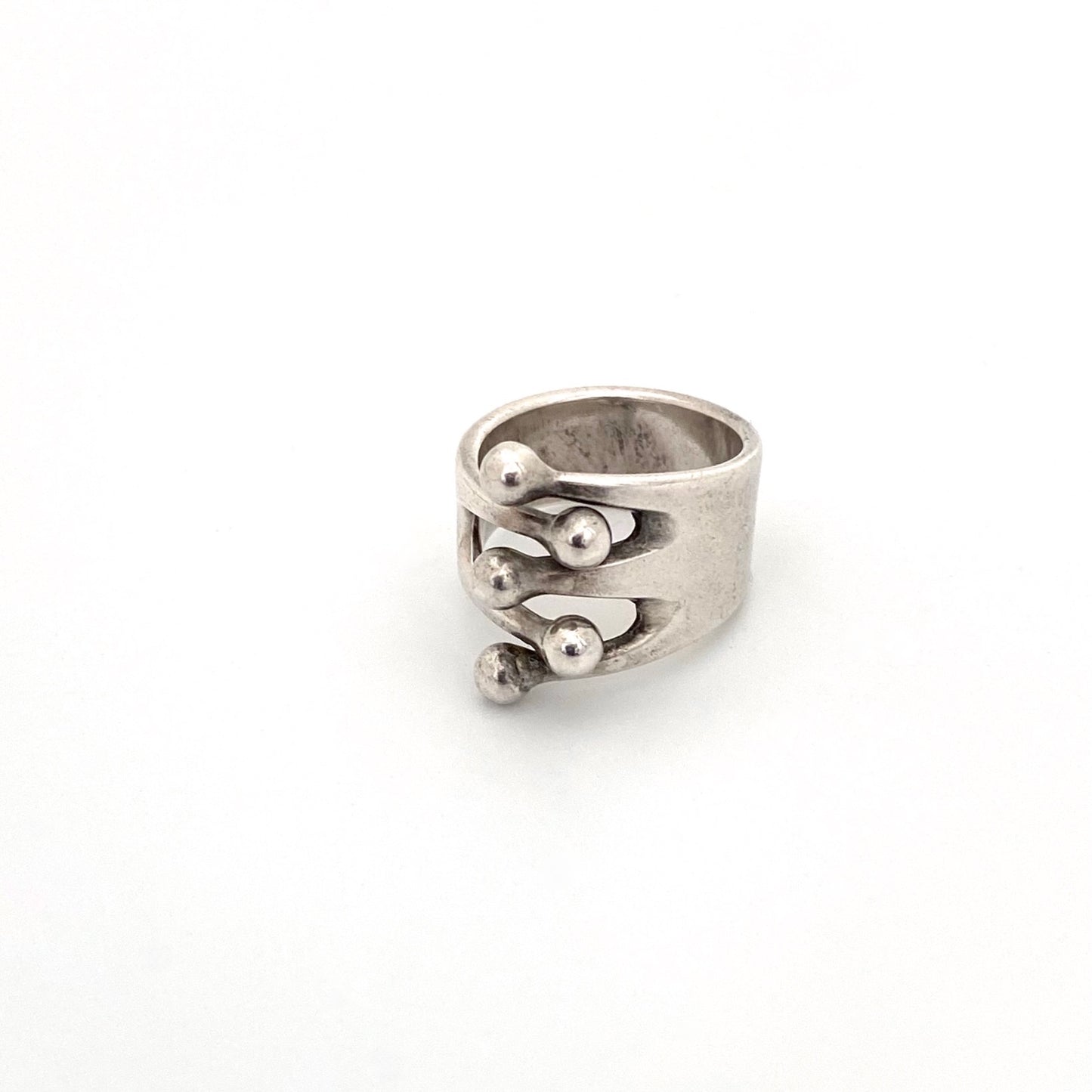 detail Anna Greta Eker Plus Studios Norway design vintage silver Jester ring 5 prong Scandinavian Modernist jewelry design