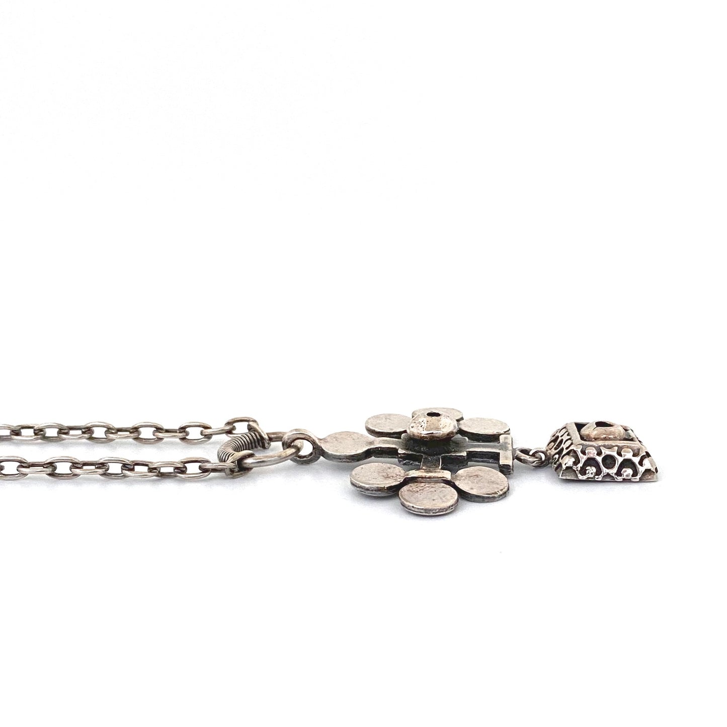 profile Pentti Sarpaneva Finland Turun Hopea vintage 830 silver kinetic pendant necklace Scandinavian jewelry design