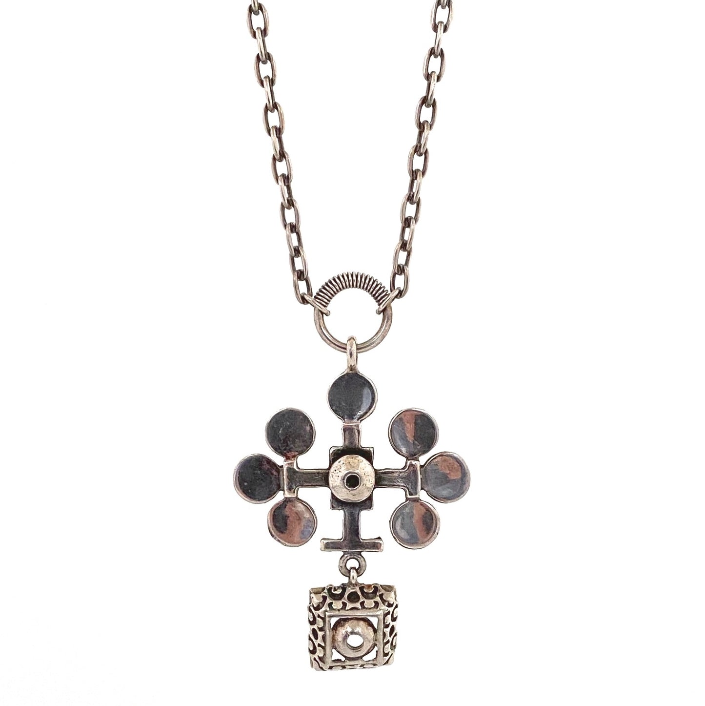 detail Pentti Sarpaneva Finland Turun Hopea vintage 830 silver kinetic pendant necklace Scandinavian jewelry design
