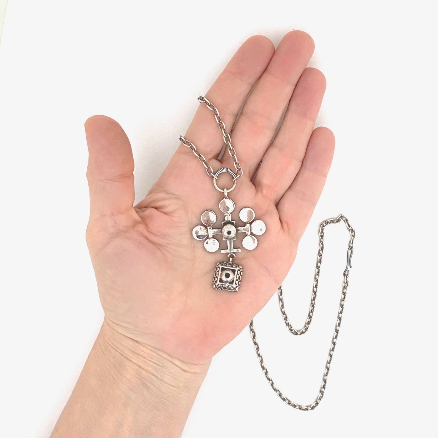 scale Pentti Sarpaneva Finland Turun Hopea vintage 830 silver kinetic pendant necklace Scandinavian jewelry design