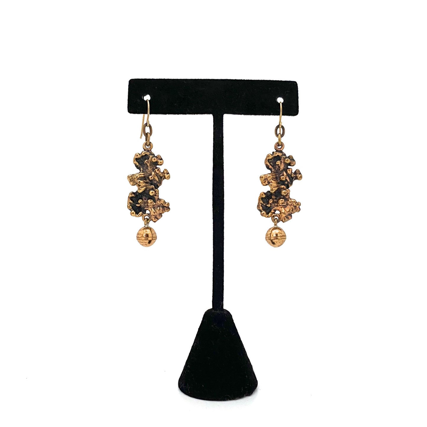 detail Pentti Sarpaneva Finland vintage bronze kinetic drop earrings Scandinavian Modernist jewelry design