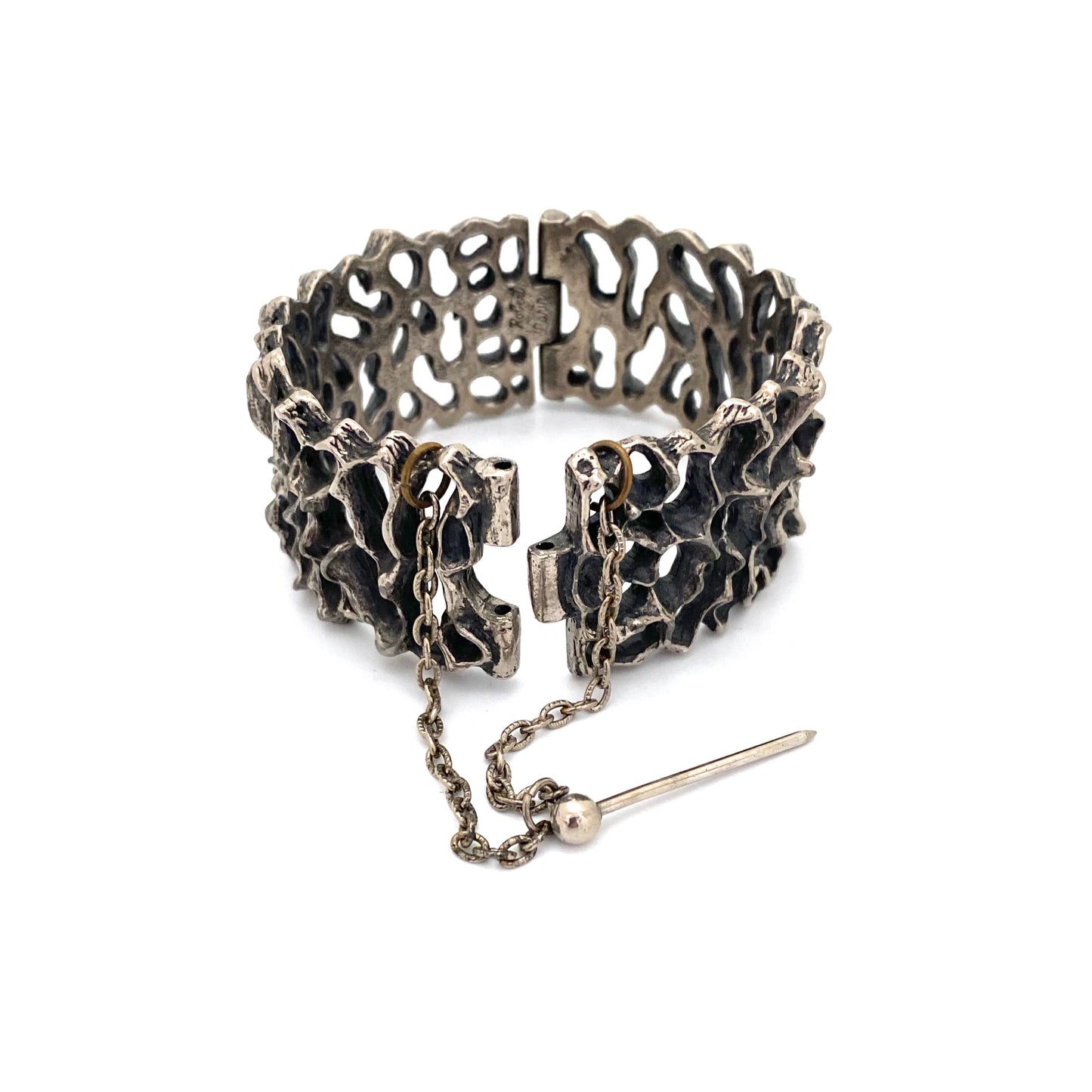 detail Robert Larin Canada vintage brutalist pewter openwork hinged bracelet Canadian Modernist jewelry design