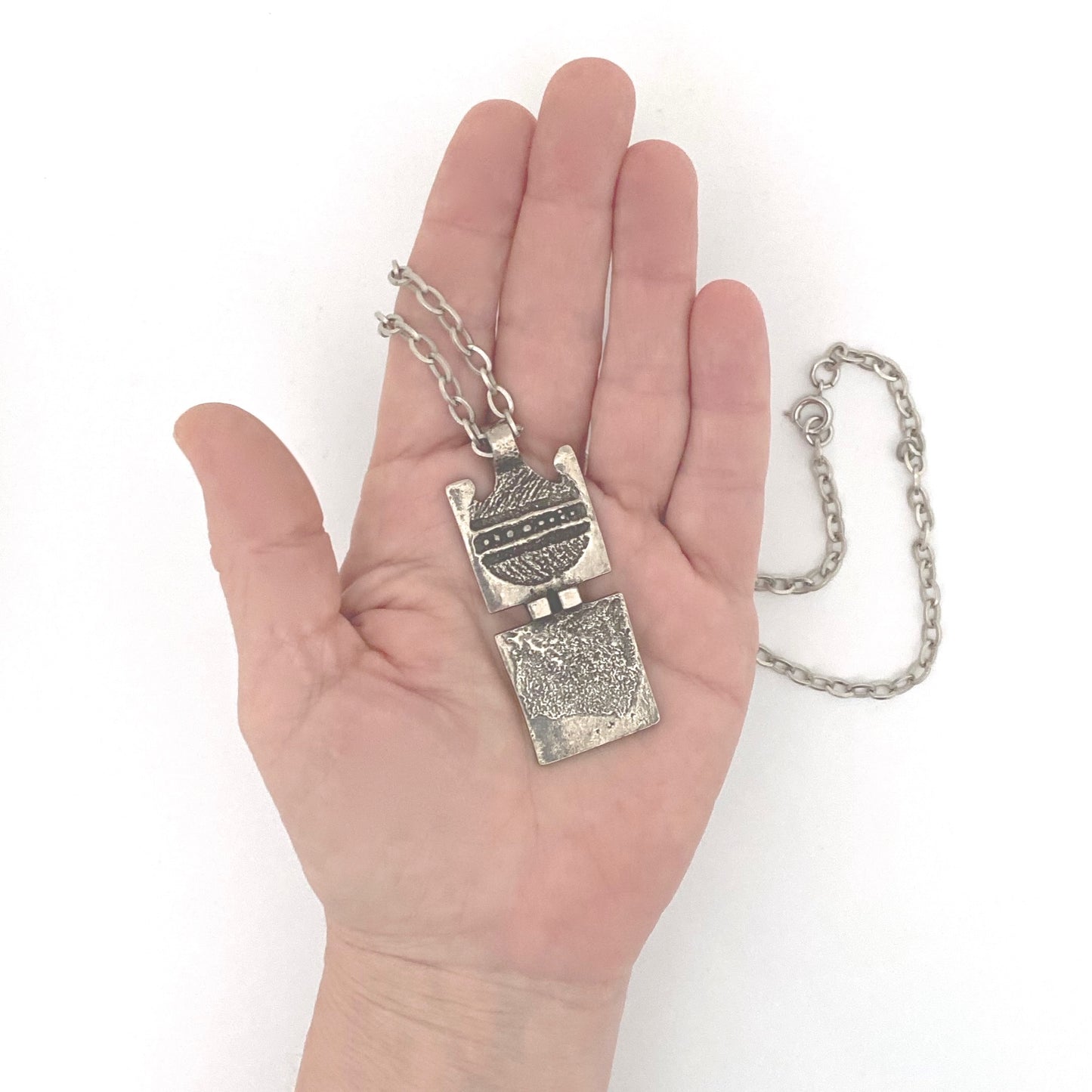 scale Robert Larin Canada vintage brutalist pewter textured pendant necklace Canadian Modernist jewelry design