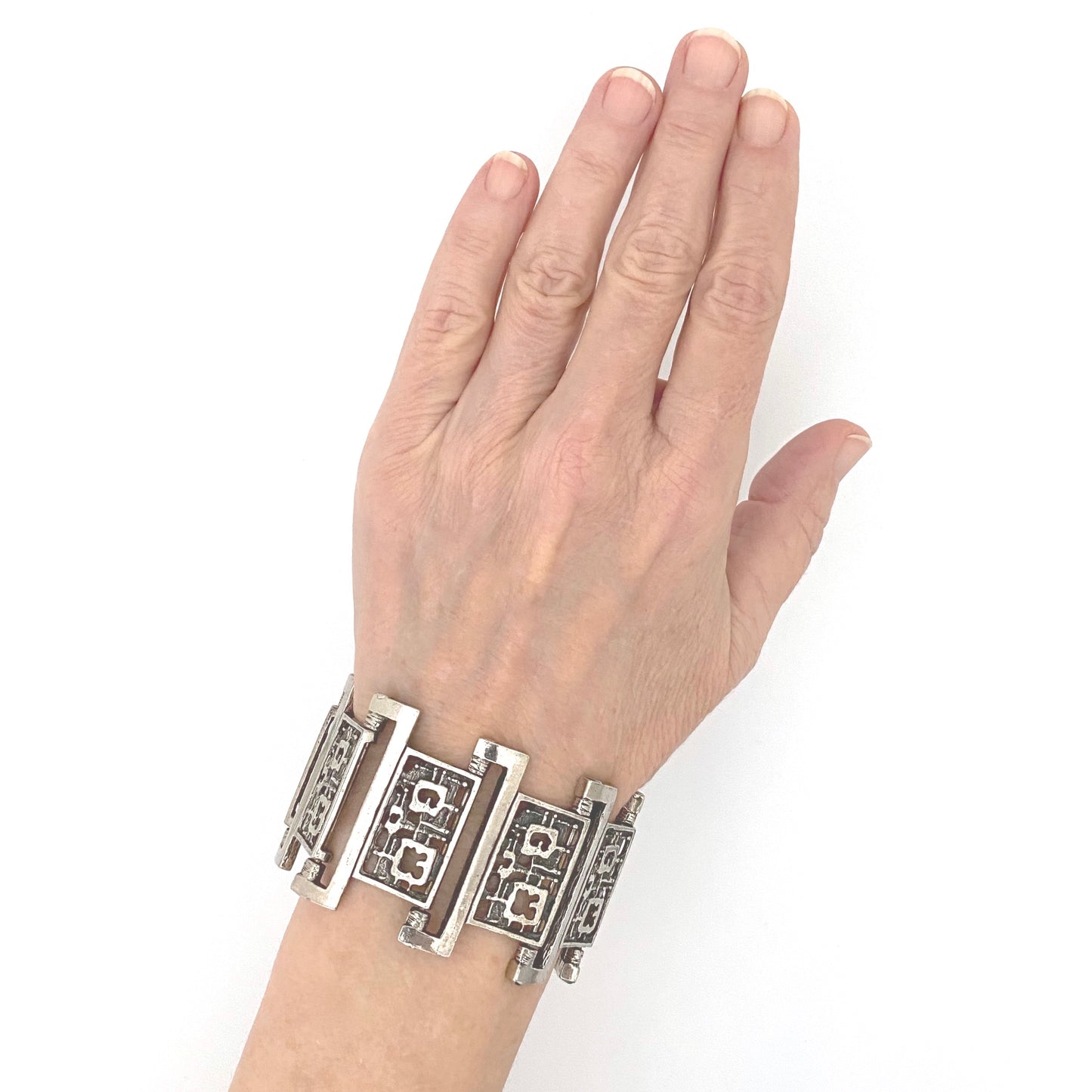 scale Robert Larin Canada vintage brutalist pewter openwork panel link bracelet Canadian Modernist jewelry design