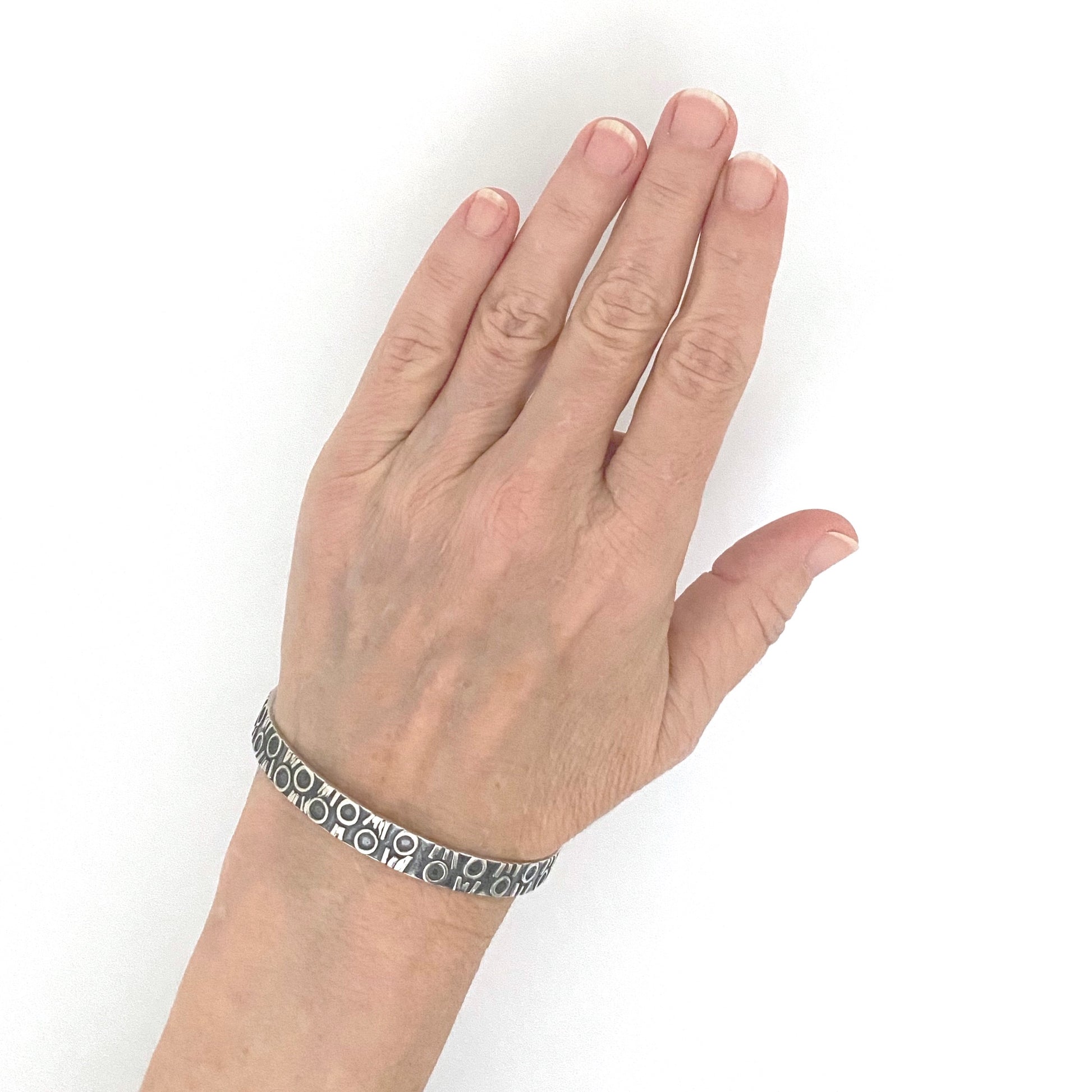 scale Poland vintage textured silver bangle bracelet Modernist jewelry