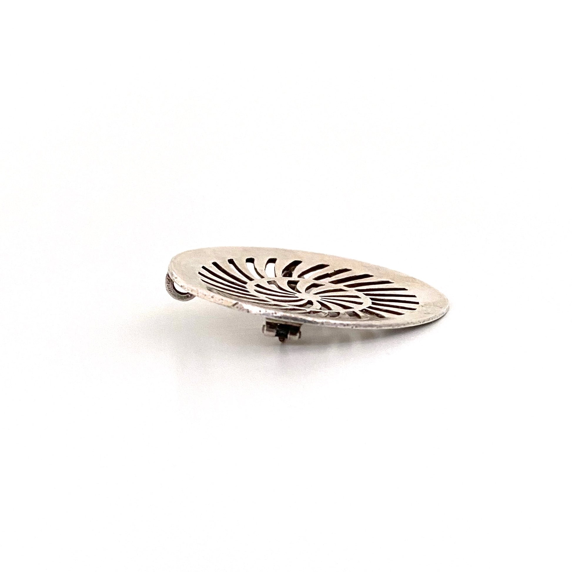 profile Tone Vigeland Plus Studios Norway Design vintage silver Op Series op art brooch Scandinavian Modernist jewelry design