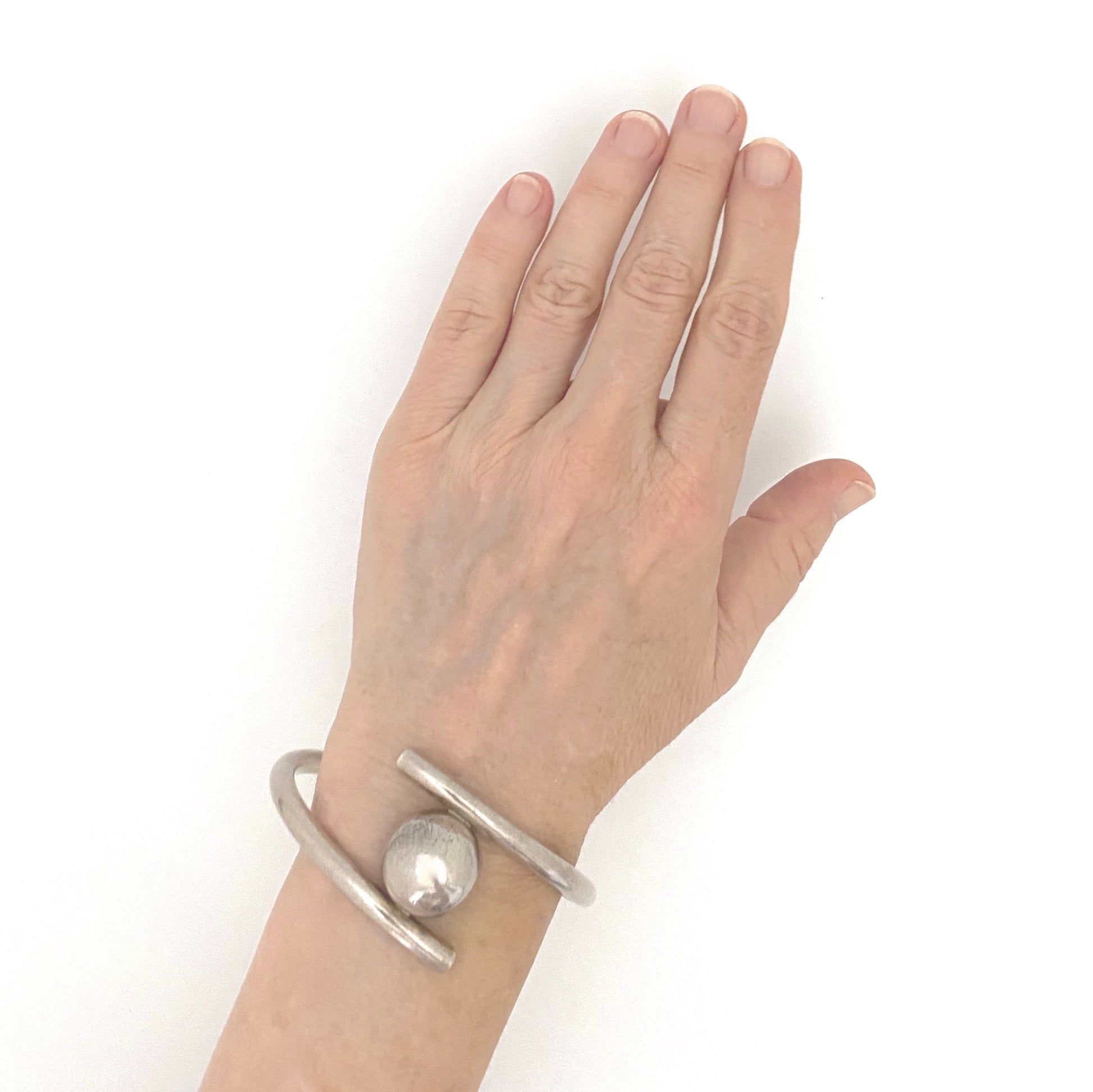 scale Warmet Poland vintage silver bangle bracelet with sphere Modernist jewelry design