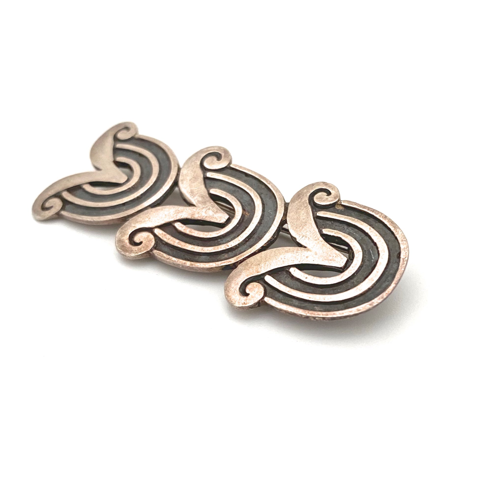 detail vintage 950 silver brooch Taxco Mexico Modernist jewelry design