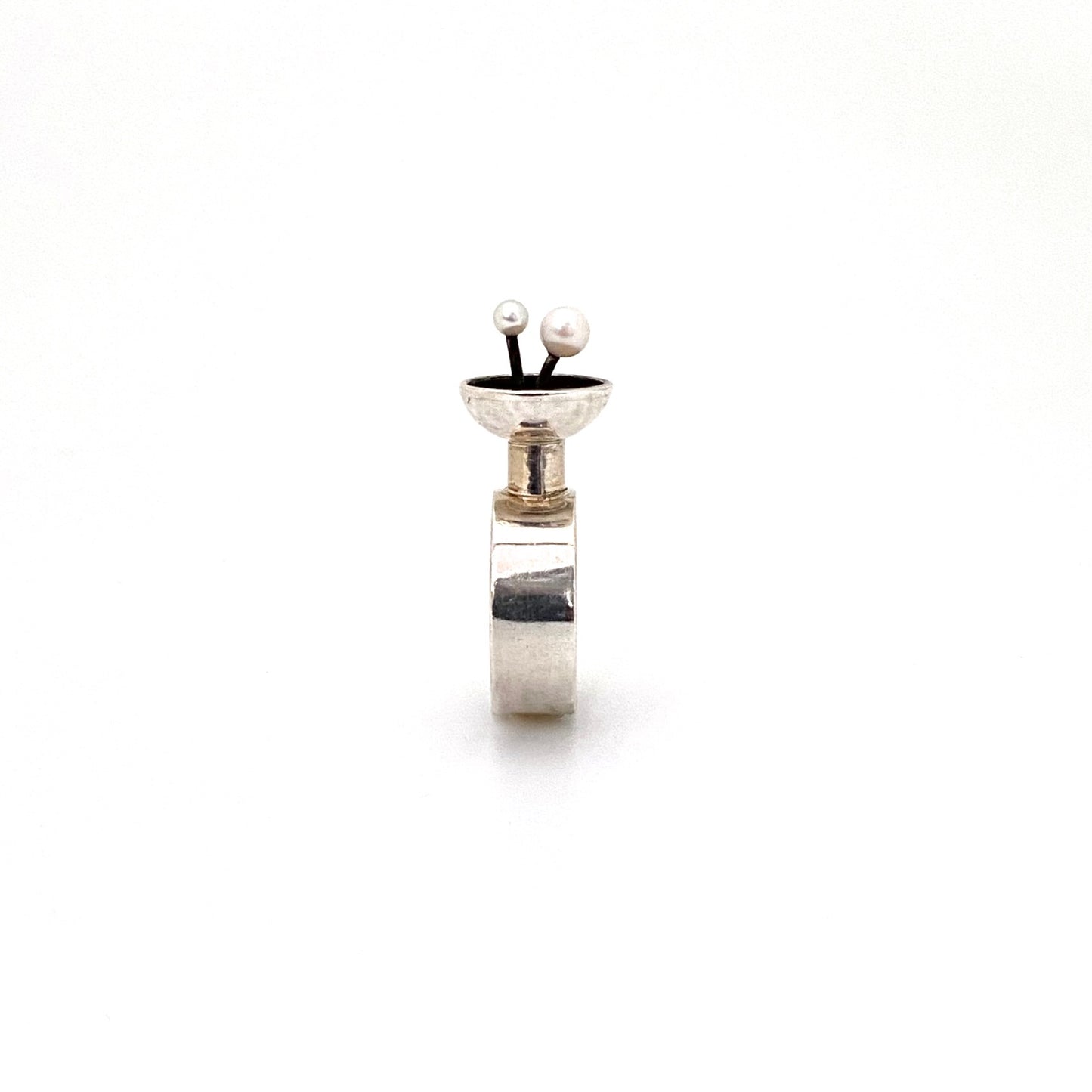 profile vintage silver pearls ring Modernist jewelry design