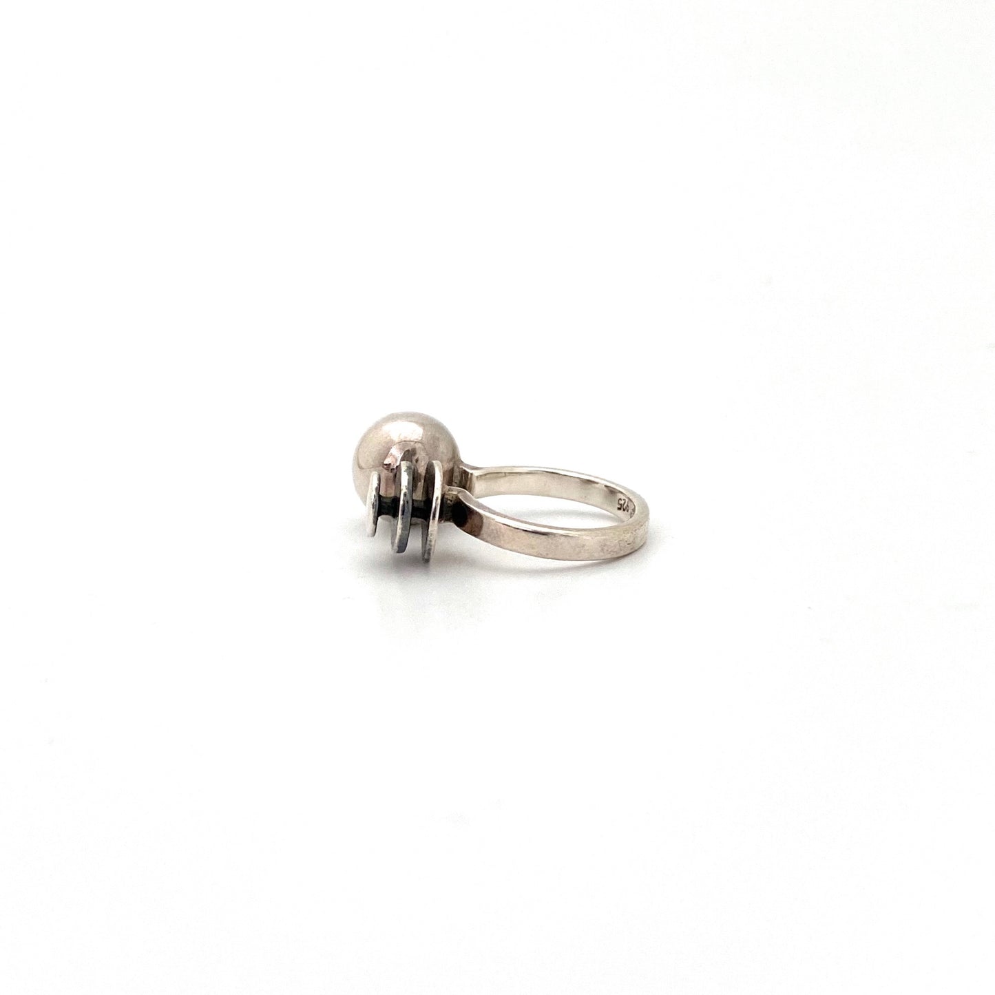 detail vintage silver sphere and discs ring Modernist jewelry design
