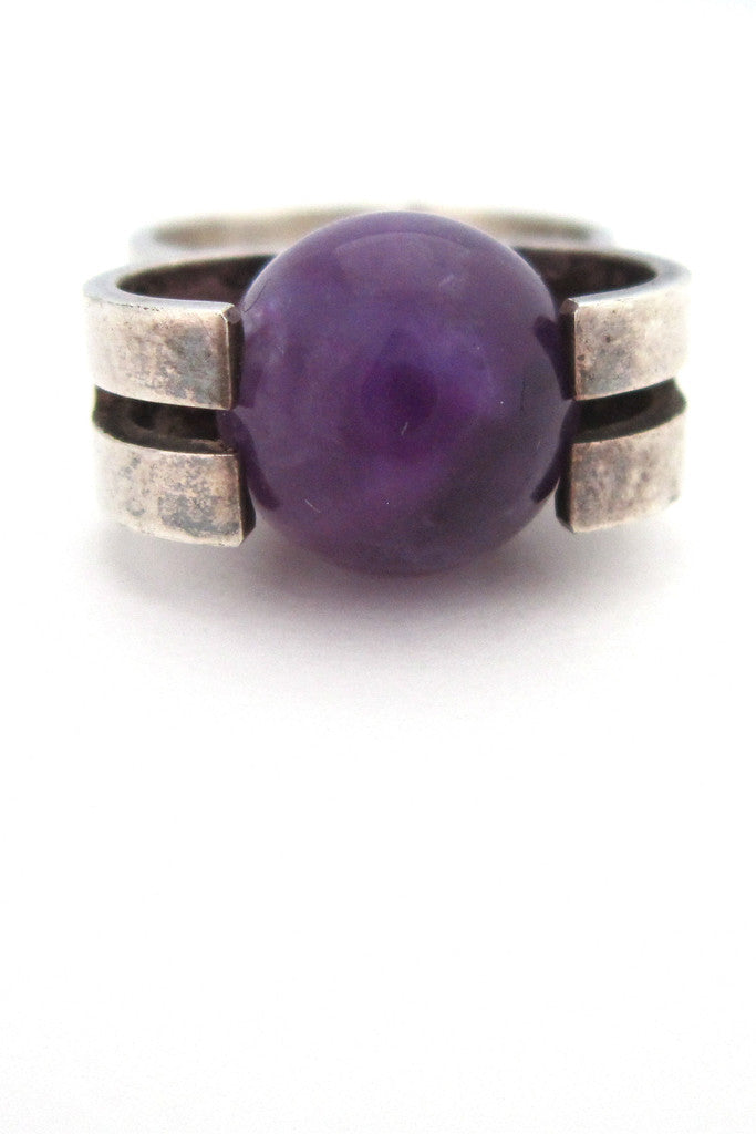 Elis Kauppi rolling amethyst ring