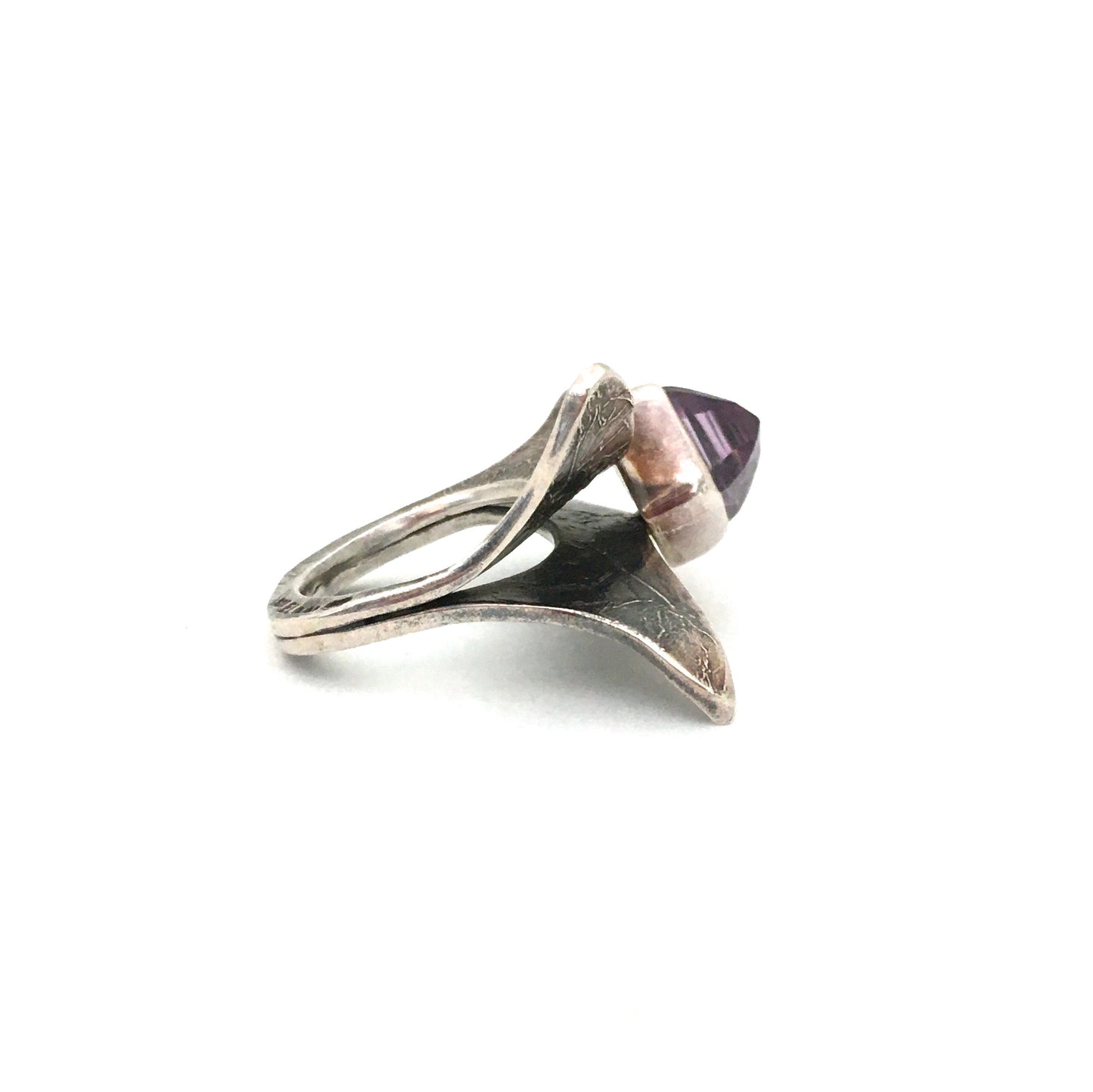 large textured silver & amethyst ring ~ great facet to the stone