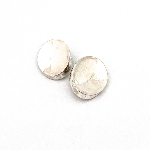 large oval concave silver ear clips ~ los Ballesteros