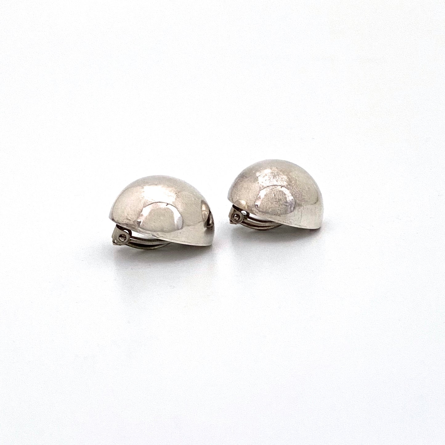 vintage silver medium round dome ear clips ~ Mexico