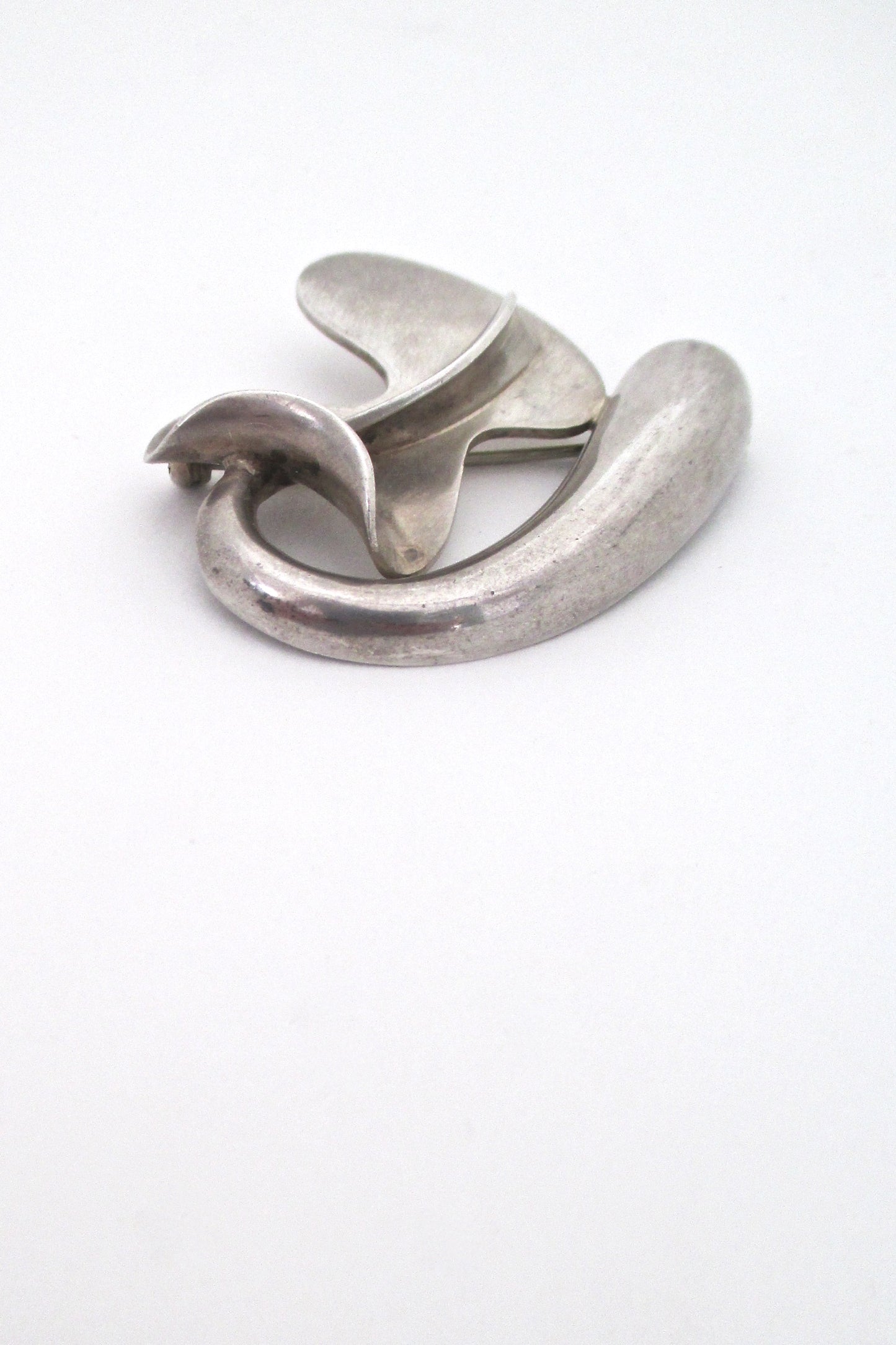 detail Georges Delrue Canada rare vintage silver sculptural mid century brooch